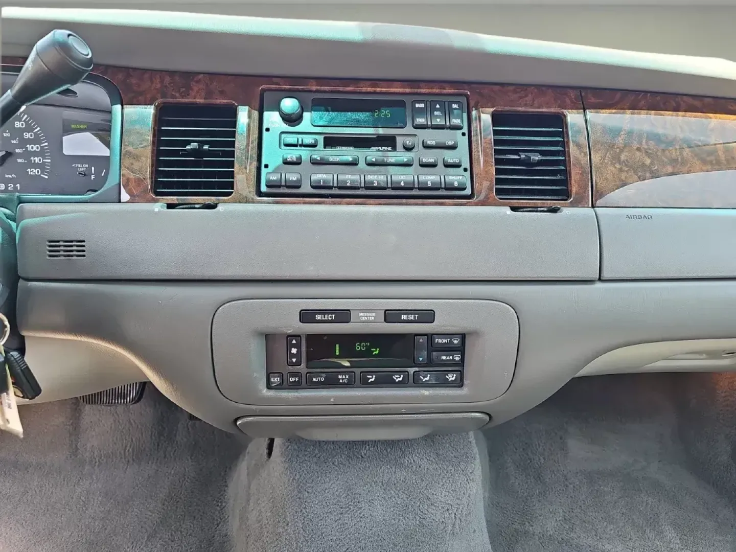 2001 Lincoln Town Car Signature (1LNHM82W01Y) with an Gas V8 4.6L/281 engine, 4-Speed Electronic Automatic w/OD transmission, located at 521 Old Farm Lane Rd, Prattville, AL, 36066, (334) 325-1505, 32.482460, -86.416367 - **Discover the Perfect Blend of Comfort and Class with This 2001 Lincoln Town Car!**<br /> <br /> Are you in search of a reliable sedan that offers elegance and practicality? Look no further than this meticulously maintained 2001 Lincoln Town Car, now available at Gils Auto in Prattville, AL. This v - Photo#14