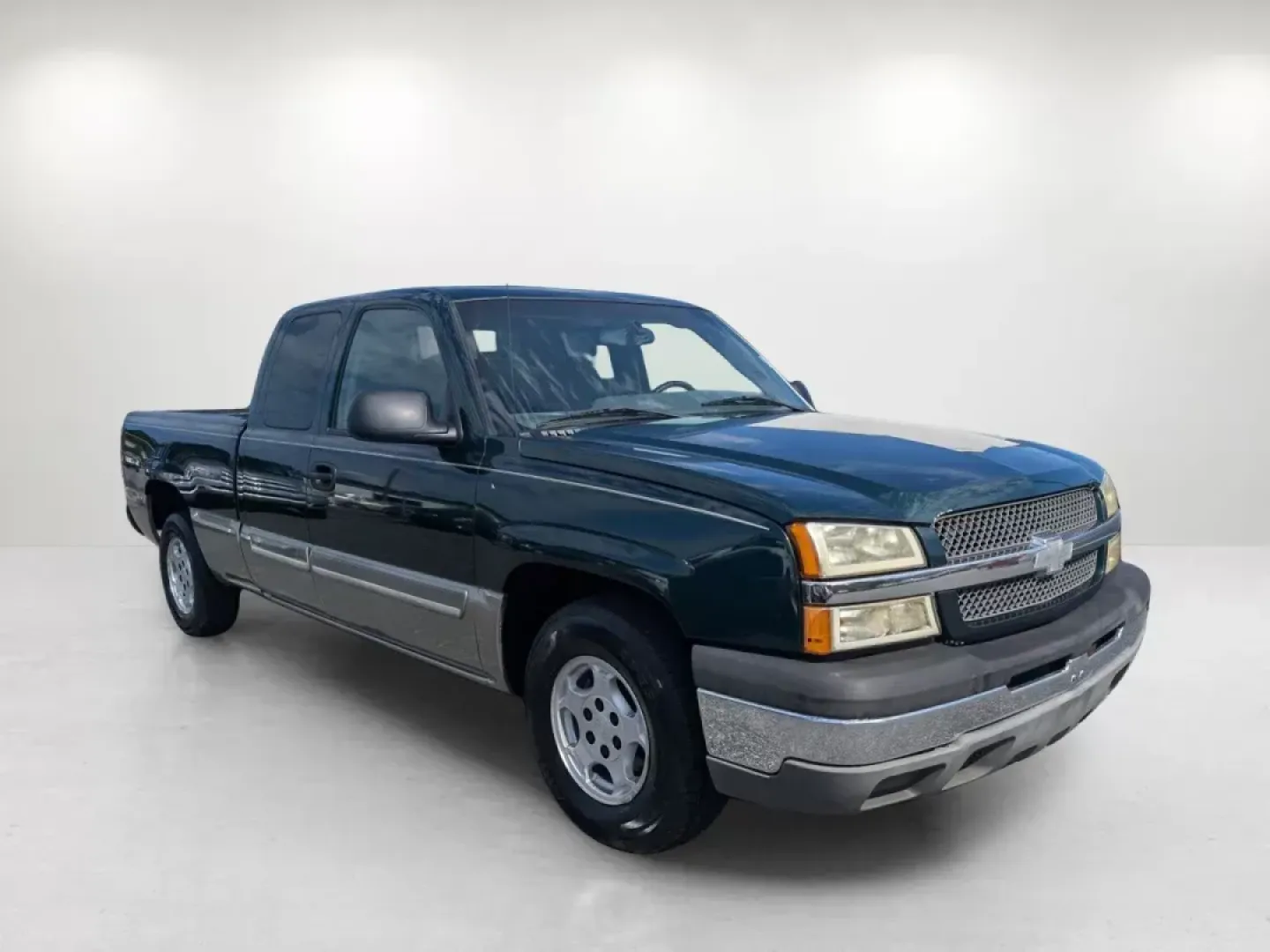 2003 /Dark Charcoal Chevrolet Silverado 1500 LS (2GCEC19V331) with an Gas V8 4.8L/293 engine, 4-Speed Automatic w/OD transmission, located at 521 Old Farm Lane Rd, Prattville, AL, 36066, (334) 325-1505, 32.482460, -86.416367 - **Discover Adventure with This 2003 Chevrolet Silverado 1500 at Gils Auto - Prattville!**<br /> <br /> Are you ready to take your driving experience to the next level? This 2003 Chevrolet Silverado 1500, available now at Gils Auto in Prattville, AL, is not just a vehicle; it's your ticket to freedom - Photo#2