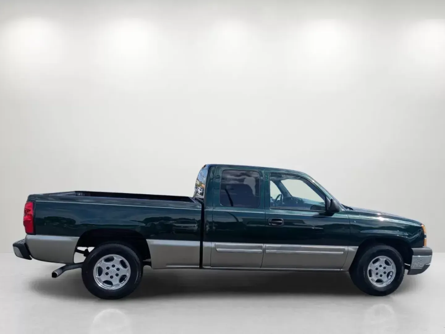 2003 /Dark Charcoal Chevrolet Silverado 1500 LS (2GCEC19V331) with an Gas V8 4.8L/293 engine, 4-Speed Automatic w/OD transmission, located at 521 Old Farm Lane Rd, Prattville, AL, 36066, (334) 325-1505, 32.482460, -86.416367 - **Discover Adventure with This 2003 Chevrolet Silverado 1500 at Gils Auto - Prattville!**<br /> <br /> Are you ready to take your driving experience to the next level? This 2003 Chevrolet Silverado 1500, available now at Gils Auto in Prattville, AL, is not just a vehicle; it's your ticket to freedom - Photo#3