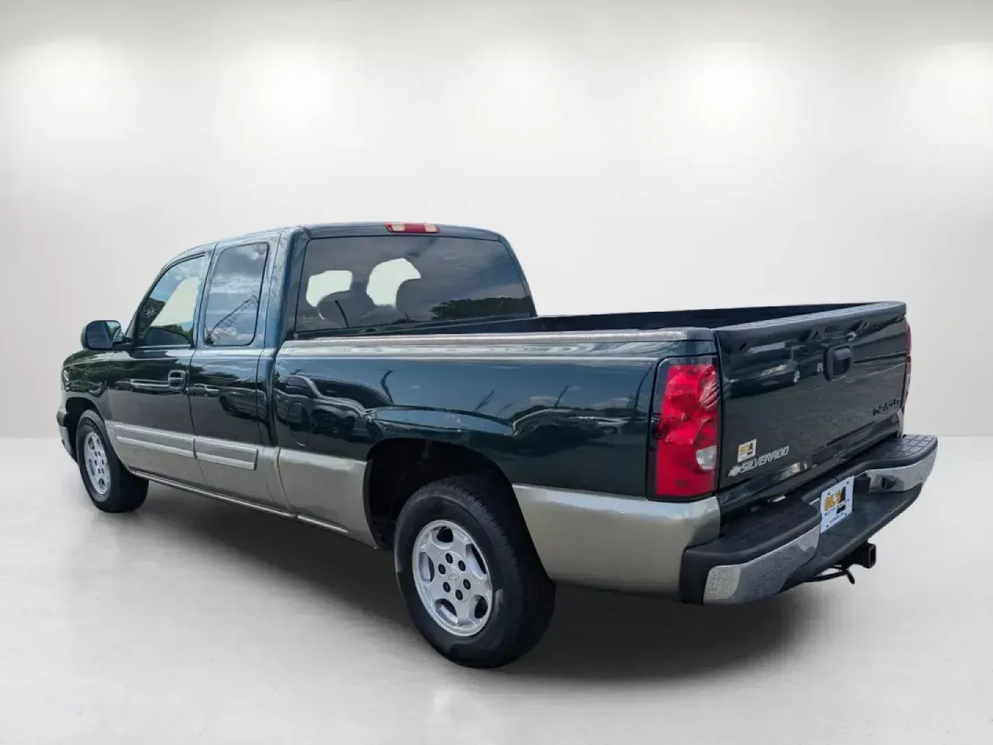 2003 /Dark Charcoal Chevrolet Silverado 1500 LS (2GCEC19V331) with an Gas V8 4.8L/293 engine, 4-Speed Automatic w/OD transmission, located at 521 Old Farm Lane Rd, Prattville, AL, 36066, (334) 325-1505, 32.482460, -86.416367 - **Discover Adventure with This 2003 Chevrolet Silverado 1500 at Gils Auto - Prattville!**<br /> <br /> Are you ready to take your driving experience to the next level? This 2003 Chevrolet Silverado 1500, available now at Gils Auto in Prattville, AL, is not just a vehicle; it's your ticket to freedom - Photo#6