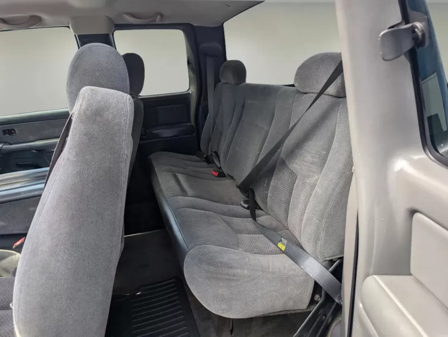 2003 /Dark Charcoal Chevrolet Silverado 1500 LS (2GCEC19V331) with an Gas V8 4.8L/293 engine, 4-Speed Automatic w/OD transmission, located at 521 Old Farm Lane Rd, Prattville, AL, 36066, (334) 325-1505, 32.482460, -86.416367 - **Discover Adventure with This 2003 Chevrolet Silverado 1500 at Gils Auto - Prattville!**<br /> <br /> Are you ready to take your driving experience to the next level? This 2003 Chevrolet Silverado 1500, available now at Gils Auto in Prattville, AL, is not just a vehicle; it's your ticket to freedom - Photo#11