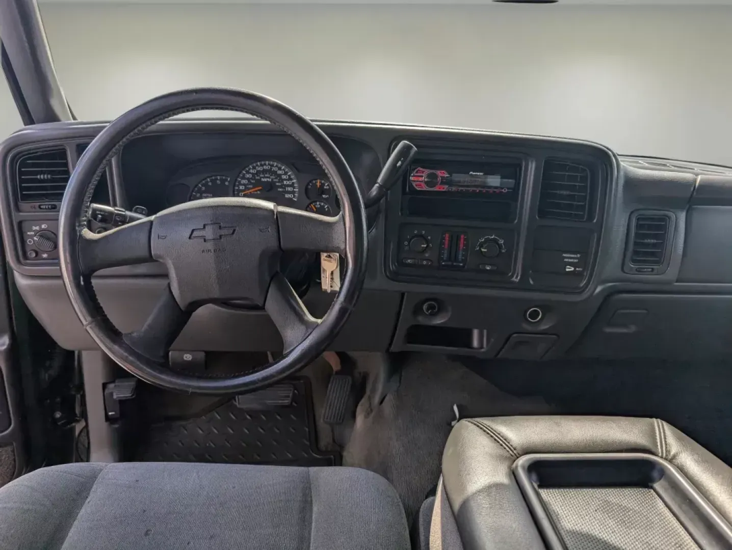 2003 /Dark Charcoal Chevrolet Silverado 1500 LS (2GCEC19V331) with an Gas V8 4.8L/293 engine, 4-Speed Automatic w/OD transmission, located at 521 Old Farm Lane Rd, Prattville, AL, 36066, (334) 325-1505, 32.482460, -86.416367 - **Discover Adventure with This 2003 Chevrolet Silverado 1500 at Gils Auto - Prattville!**<br /> <br /> Are you ready to take your driving experience to the next level? This 2003 Chevrolet Silverado 1500, available now at Gils Auto in Prattville, AL, is not just a vehicle; it's your ticket to freedom - Photo#12