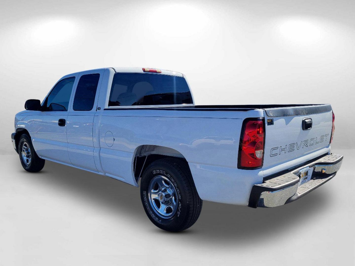 2003 Summit White /Dark Charcoal Chevrolet Silverado 1500 Work Truck (2GCEC19X531) with an Gas V6 4.3L/262 engine, 4-Speed Automatic w/OD transmission, located at 804 22nd Ave, Phenix City, AL, 36870, (334) 297-1860, 32.484749, -85.024475 - 2003 Chevrolet Silverado 1500 Work Truck - Photo#6