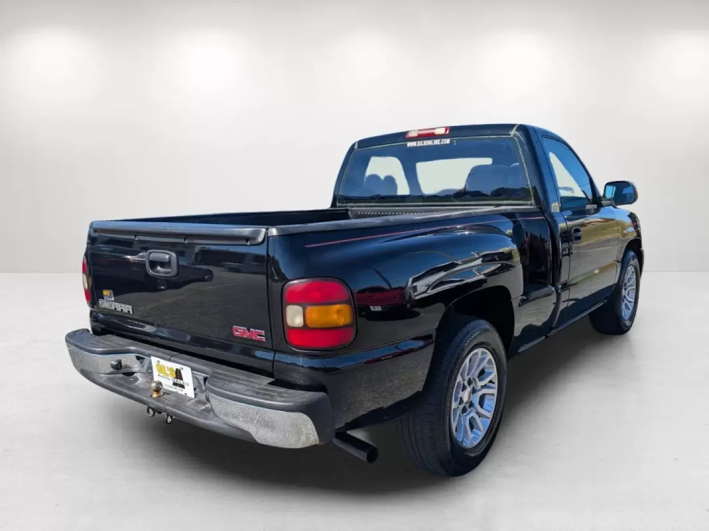 2004 /Dark Pewter GMC Sierra 1500 (1GTEC14X14Z) with an Other engine, located at 3959 U.S. 80 W, Phenix City, AL, 36870, (334) 297-4885, 32.469296, -85.135185 - **Get Ready for Adventure with the 2004 GMC Sierra 1500!**<br /> <br /> Are you looking for a reliable pickup truck that can handle your weekend adventures while also being perfect for daily commutes? Look no further than the 2004 GMC Sierra 1500, available now at Gils Auto in Phenix City, AL. This - Photo#4