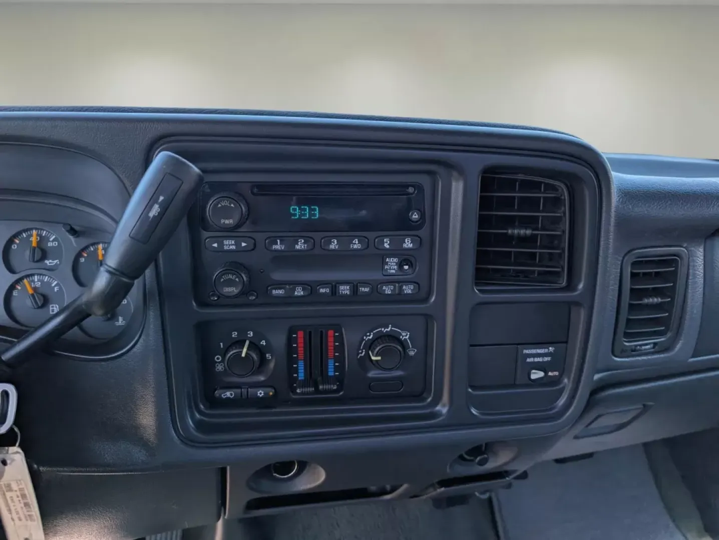 2004 /Dark Pewter GMC Sierra 1500 (1GTEC14X14Z) with an Other engine, located at 3959 U.S. 80 W, Phenix City, AL, 36870, (334) 297-4885, 32.469296, -85.135185 - **Get Ready for Adventure with the 2004 GMC Sierra 1500!**<br /> <br /> Are you looking for a reliable pickup truck that can handle your weekend adventures while also being perfect for daily commutes? Look no further than the 2004 GMC Sierra 1500, available now at Gils Auto in Phenix City, AL. This - Photo#13