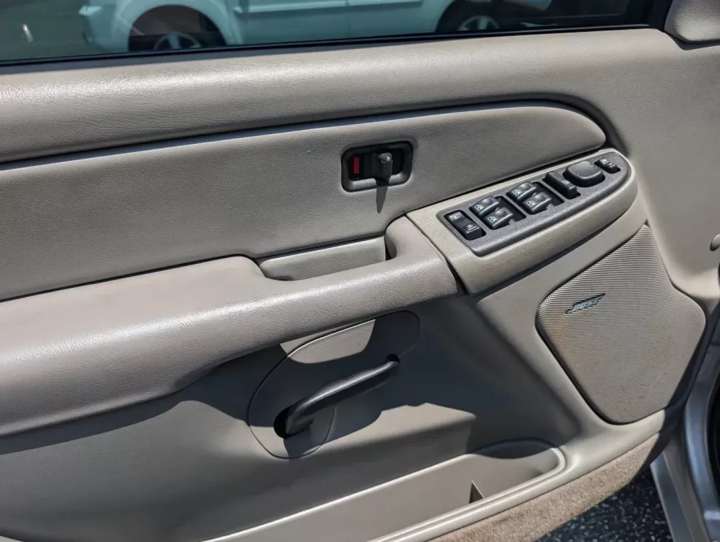 2004 /Pewter GMC Sierra 1500 Crew Cab SLE (2GTEC13T241) with an Gas V8 5.3L/325 engine, 4-Speed HD Automatic w/OD transmission, located at 3959 U.S. 80 W, Phenix City, AL, 36870, (334) 297-4885, 32.469296, -85.135185 - 2004 GMC Sierra 1500 Crew Cab SLE - Photo#8