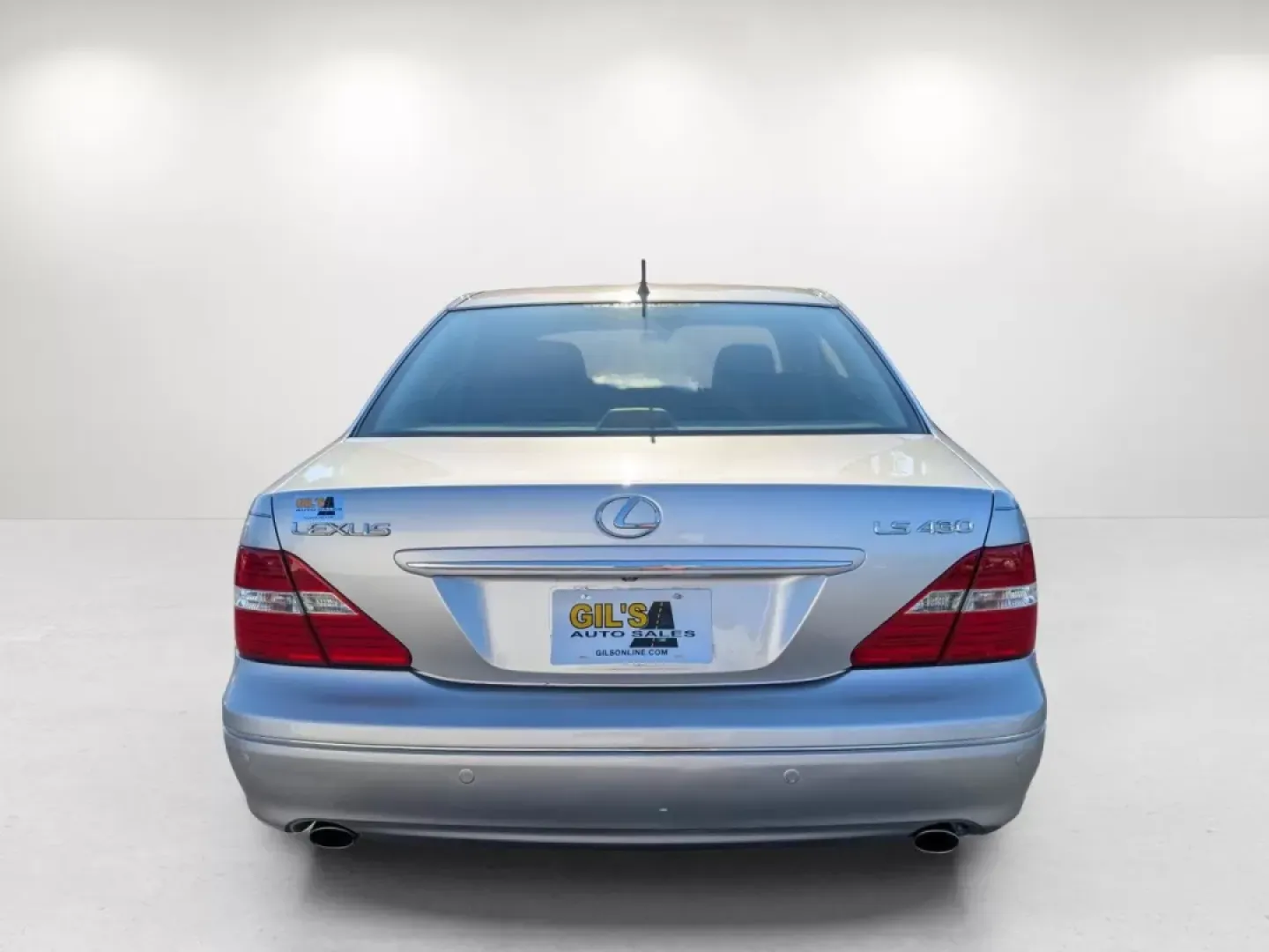 2004 Lexus LS 430 (JTHBN36F840) with an Other engine, located at 7000 Northlake Connector, Columbus, GA, 31904, (706) 987-8085, 32.524975, -84.978134 - **Discover Luxury and Comfort with the 2004 Lexus LS 430 at Gils Auto Your Premier Buy Here Pay Here Dealership in Phenix City, AL!**<br /> <br /> Are you on the hunt for a vehicle that combines elegance with performance, perfect for both daily commutes and weekend getaways? Look no further than th - Photo#5