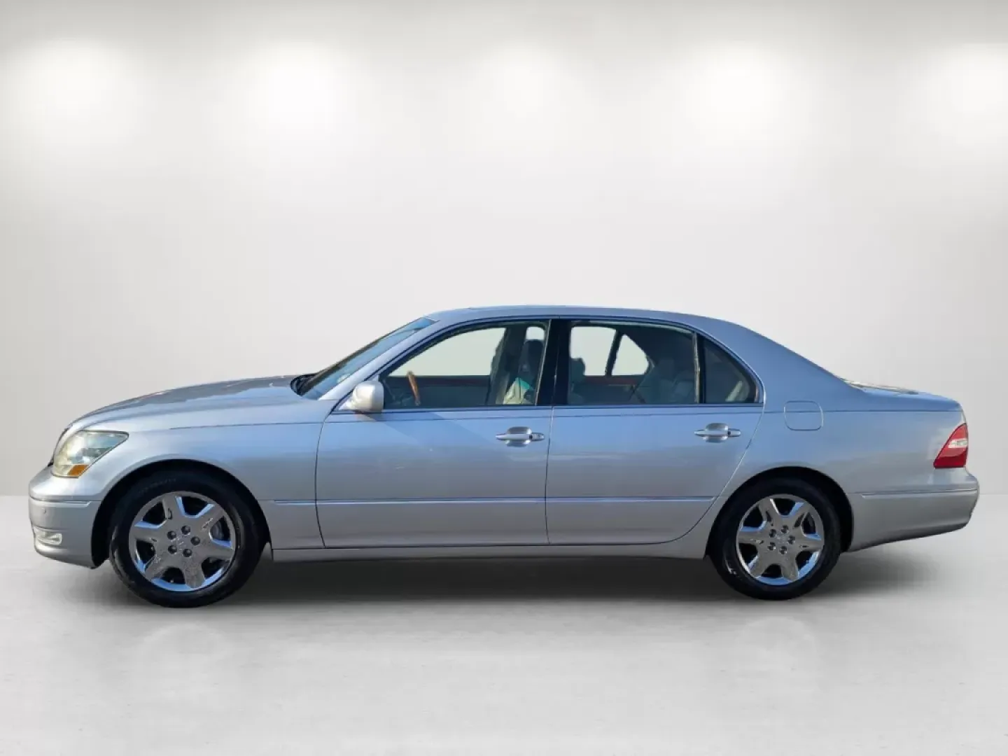 2004 Lexus LS 430 (JTHBN36F840) with an Other engine, located at 7000 Northlake Connector, Columbus, GA, 31904, (706) 987-8085, 32.524975, -84.978134 - **Discover Luxury and Comfort with the 2004 Lexus LS 430 at Gils Auto Your Premier Buy Here Pay Here Dealership in Phenix City, AL!**<br /> <br /> Are you on the hunt for a vehicle that combines elegance with performance, perfect for both daily commutes and weekend getaways? Look no further than th - Photo#7