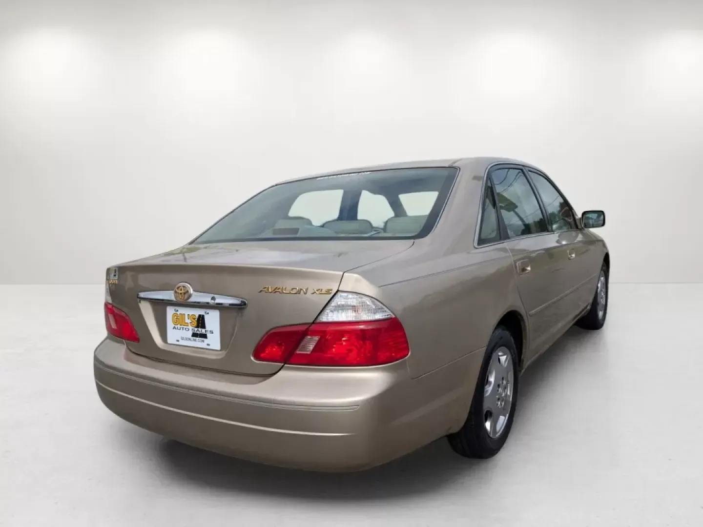 2004 Toyota Avalon XLS (4T1BF28B44U) with an Other engine, located at 5115 14th Ave., Columbus, GA, 31904, (706) 323-0345, 32.511494, -84.971046 - **Get Ready to Elevate Your Commute with the 2004 Toyota Avalon XLS at Gils Auto in Prattville!**<br /> <br /> Imagine gliding through the streets of Prattville, AL, in a vehicle that combines comfort, reliability, and style-all while staying within budget. The 2004 Toyota Avalon XLS sedan is not ju - Photo#4