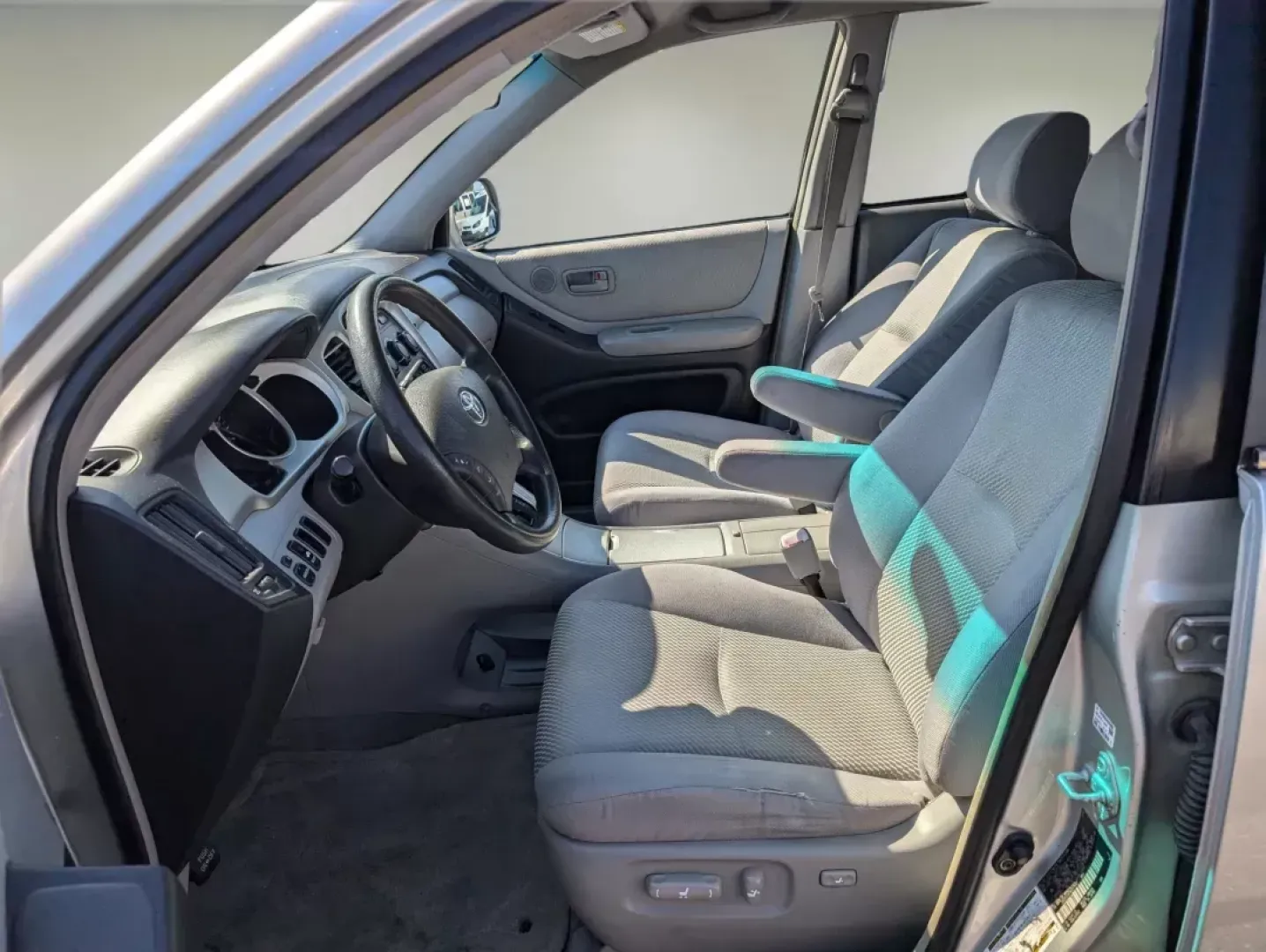 2004 Toyota Highlander (JTEGP21A740) with an Gas V6 3.3L/201 engine, 5-Speed Automatic transmission, located at 521 Old Farm Lane Rd, Prattville, AL, 36066, (334) 325-1505, 32.482460, -86.416367 - 2004 Toyota Highlander - Photo#9