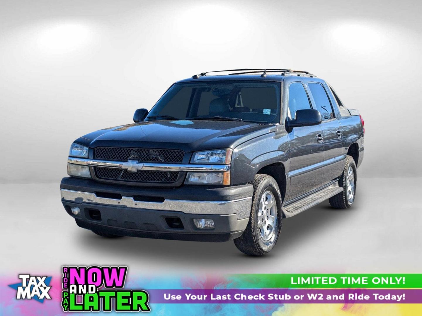 2005 /Gray/Drk Charcoal Chevrolet Avalanche Z66 (3GNEC12Z85G) with an Gas/Ethanol V8 5.3L/327 engine, 4-Speed Automatic w/OD transmission, located at 1430 Gateway Drive, Opelika, AL, 36801, (334) 239-0944, 32.637871, -85.409790 - 2005 Chevrolet Avalanche Z66 - Photo#0