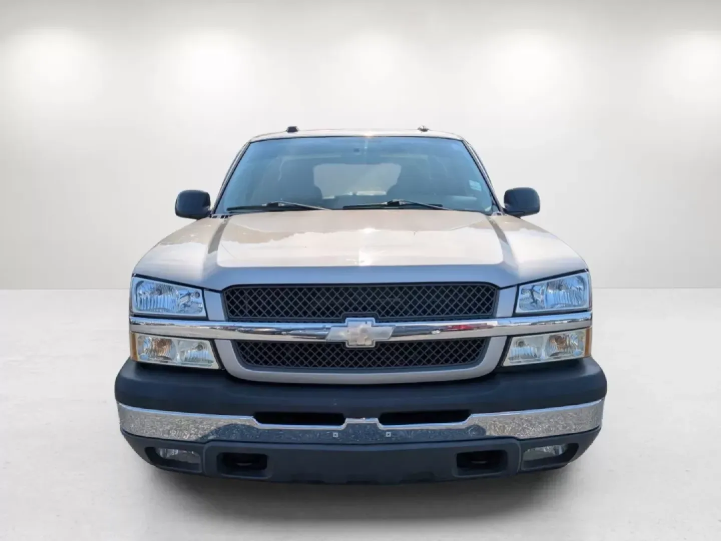 2005 Silver Birch Metallic /Medium Gray Chevrolet Silverado 1500 LT (2GCEC19T651) with an Other engine, located at 1430 Gateway Drive, Opelika, AL, 36801, (334) 239-0944, 32.637871, -85.409790 - **Unleash Your Adventurous Spirit with the 2005 Chevrolet Silverado 1500 LT!** <br /> <br /> Are you ready to take on your next weekend adventure or tackle those daily commutes with confidence? The 2005 Chevrolet Silverado 1500 LT is not just a truck; it's your companion for life's journey. Whether - Photo#1