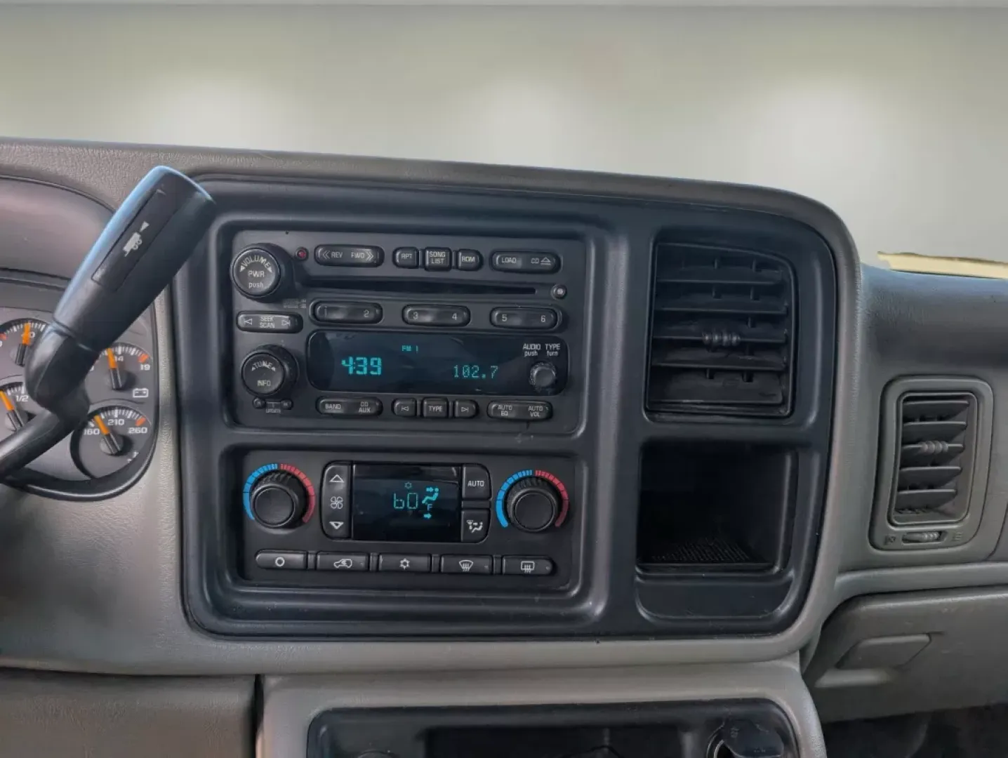 2005 Silver Birch Metallic /Medium Gray Chevrolet Silverado 1500 LT (2GCEC19T651) with an Other engine, located at 1430 Gateway Drive, Opelika, AL, 36801, (334) 239-0944, 32.637871, -85.409790 - **Unleash Your Adventurous Spirit with the 2005 Chevrolet Silverado 1500 LT!** <br /> <br /> Are you ready to take on your next weekend adventure or tackle those daily commutes with confidence? The 2005 Chevrolet Silverado 1500 LT is not just a truck; it's your companion for life's journey. Whether - Photo#12