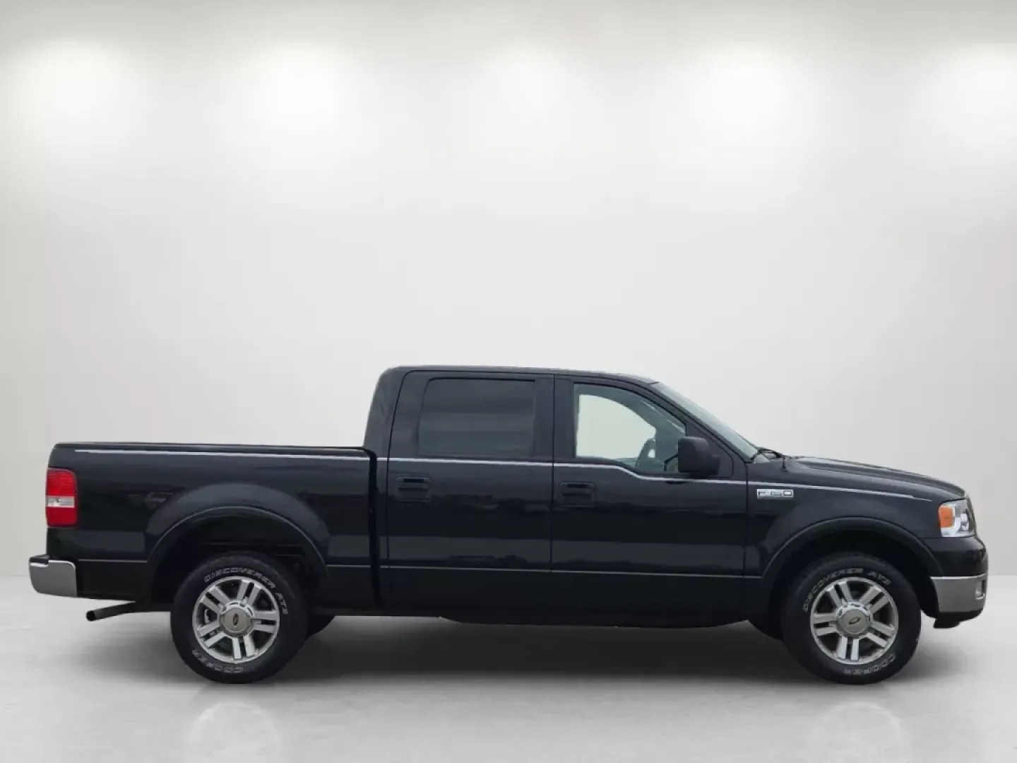 2005 Ford F-150 Lariat (1FTPW12595K) with an Other engine, located at 521 Old Farm Lane Rd, Prattville, AL, 36066, (334) 325-1505, 32.482460, -86.416367 - **Discover Your Next Adventure with the 2005 Ford F-150 from Gils Auto - Prattville!**<br /> <br /> Are you ready to elevate your weekend adventures or tackle your daily commute with confidence? This rugged yet comfortable 2005 Ford F-150, available at Gils Auto in Prattville, AL, is designed for th - Photo#5