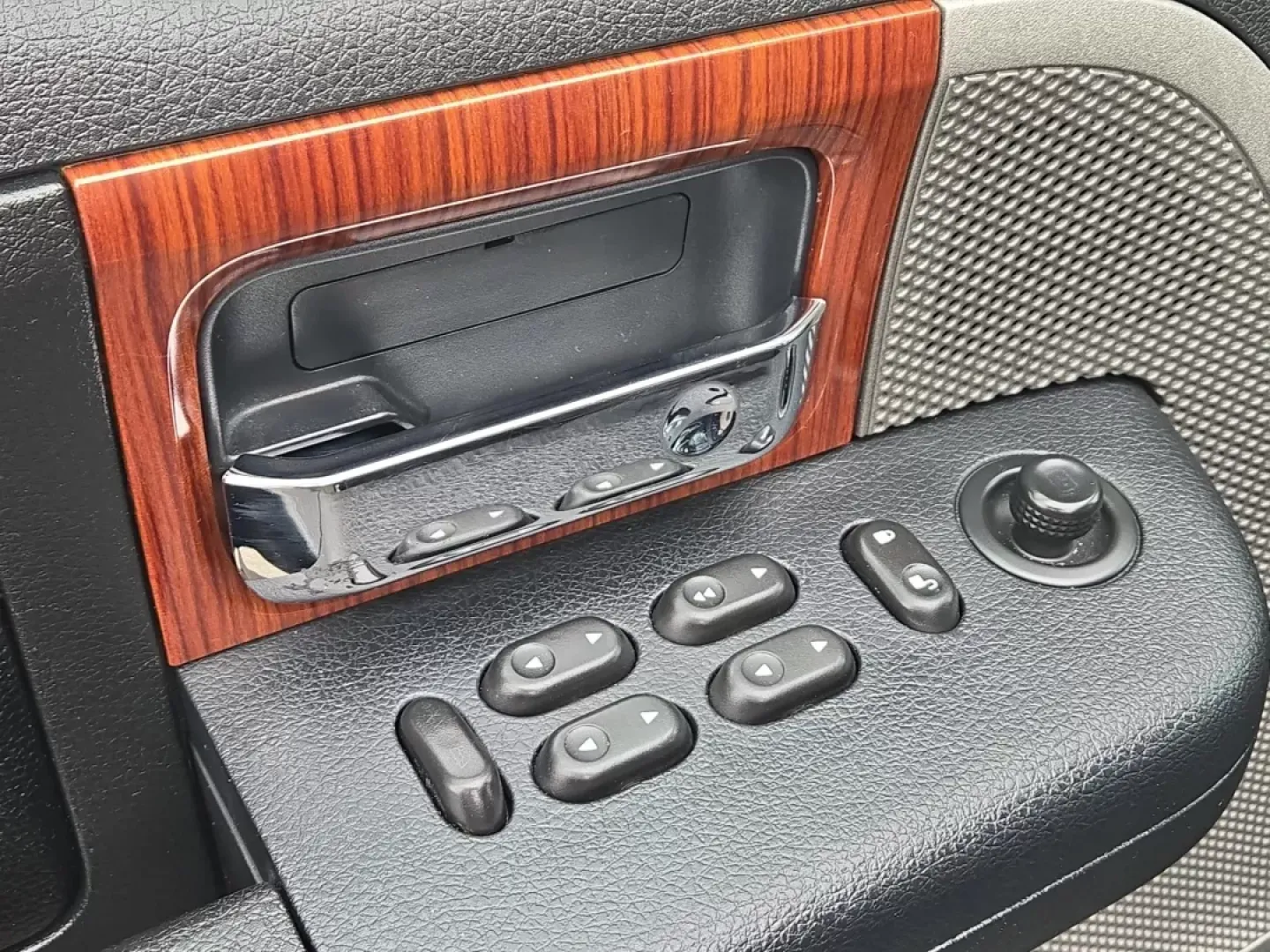 2005 Ford F-150 Lariat (1FTPW12595K) with an Other engine, located at 521 Old Farm Lane Rd, Prattville, AL, 36066, (334) 325-1505, 32.482460, -86.416367 - **Discover Your Next Adventure with the 2005 Ford F-150 from Gils Auto - Prattville!**<br /> <br /> Are you ready to elevate your weekend adventures or tackle your daily commute with confidence? This rugged yet comfortable 2005 Ford F-150, available at Gils Auto in Prattville, AL, is designed for th - Photo#11