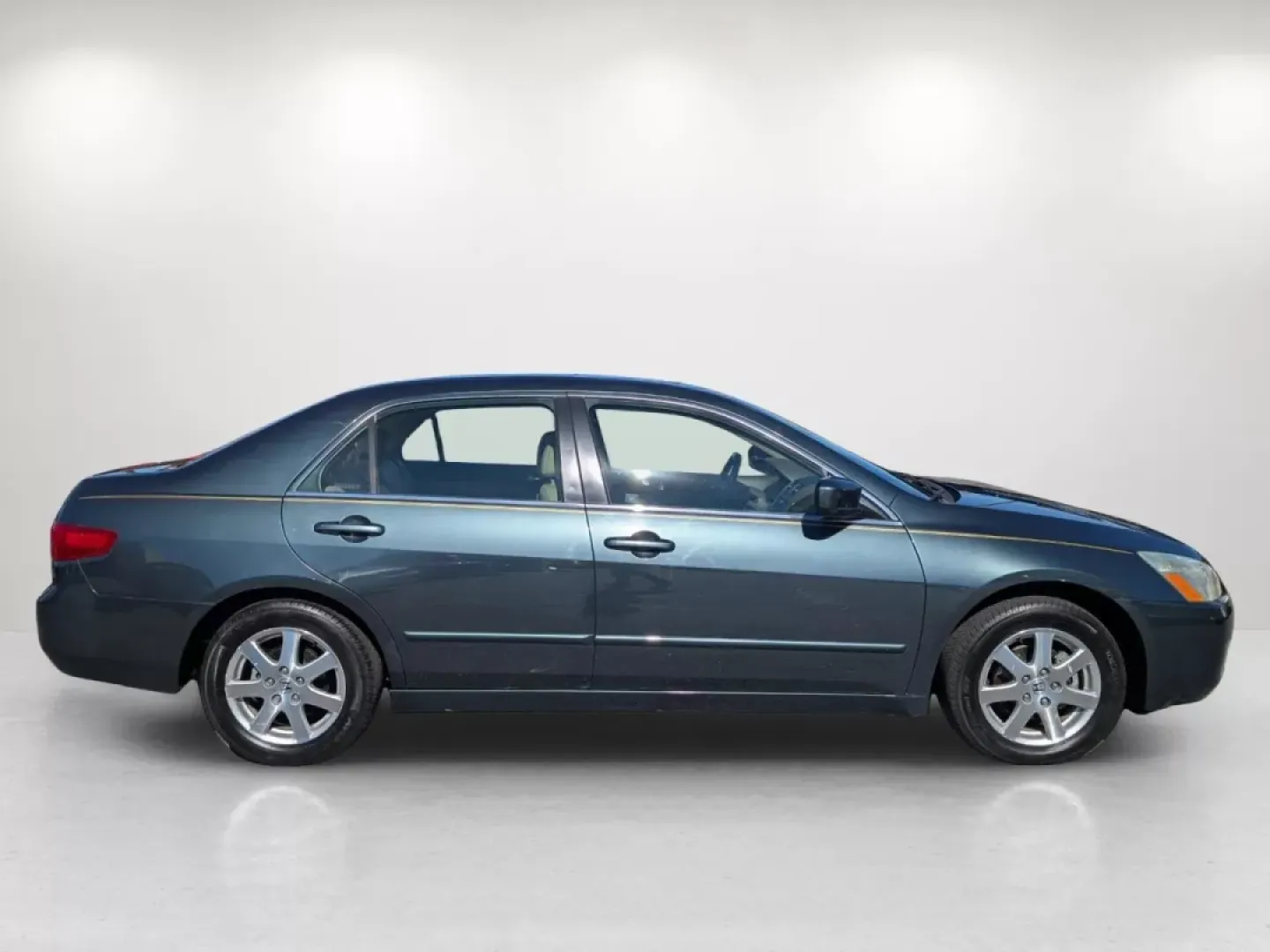 2005 Honda Accord Sdn EX-L V6 (1HGCM66555A) with an Other engine, located at 1430 Gateway Drive, Opelika, AL, 36801, (334) 239-0944, 32.637871, -85.409790 - Are you ready to elevate your daily commute or embark on weekend adventures? Look no further than this stunning 2005 Honda Accord Sdn EX-L V6, available now at Gils Auto in Phenix City, Alabama. This sedan is the perfect blend of style, comfort, and reliability, making it an ideal choice for budget- - Photo#3