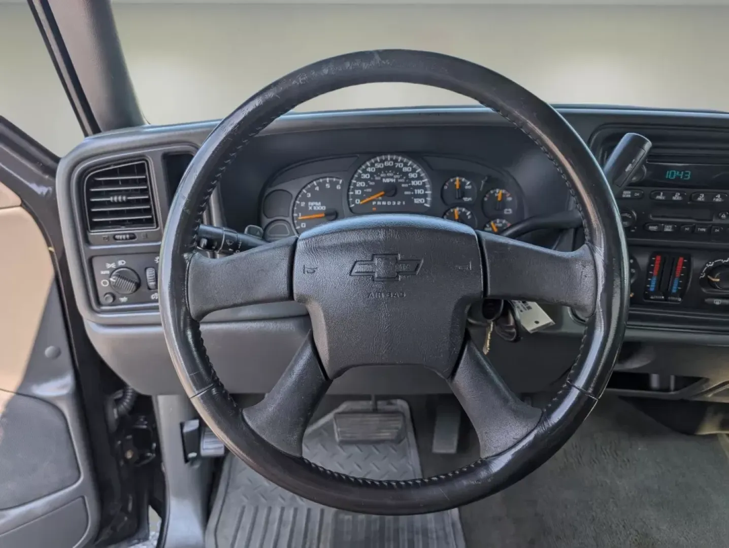 2006 /Dark Charcoal Chevrolet Silverado 1500 LT1 (1GCEC19V06Z) with an Other engine, located at 3959 U.S. 80 W, Phenix City, AL, 36870, (334) 297-4885, 32.469296, -85.135185 - **Explore Your Next Adventure with the 2006 Chevrolet Silverado 1500 LT1 at Gils Auto!**<br /> <br /> Are you searching for a reliable and versatile pickup that suits both your daily commute and weekend adventures? Look no further! This 2006 Chevrolet Silverado 1500 LT1, now available at Gils Auto i - Photo#17