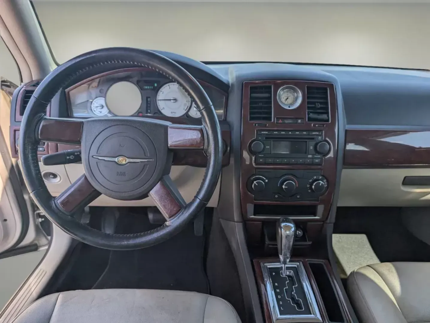 2006 Chrysler 300 Touring (2C3KA53G36H) with an Gas V6 3.5L/214 engine, 4-Speed Automatic transmission, located at 804 22nd Ave, Phenix City, AL, 36870, (334) 297-1860, 32.484749, -85.024475 - 2006 Chrysler 300 Touring - Photo#11