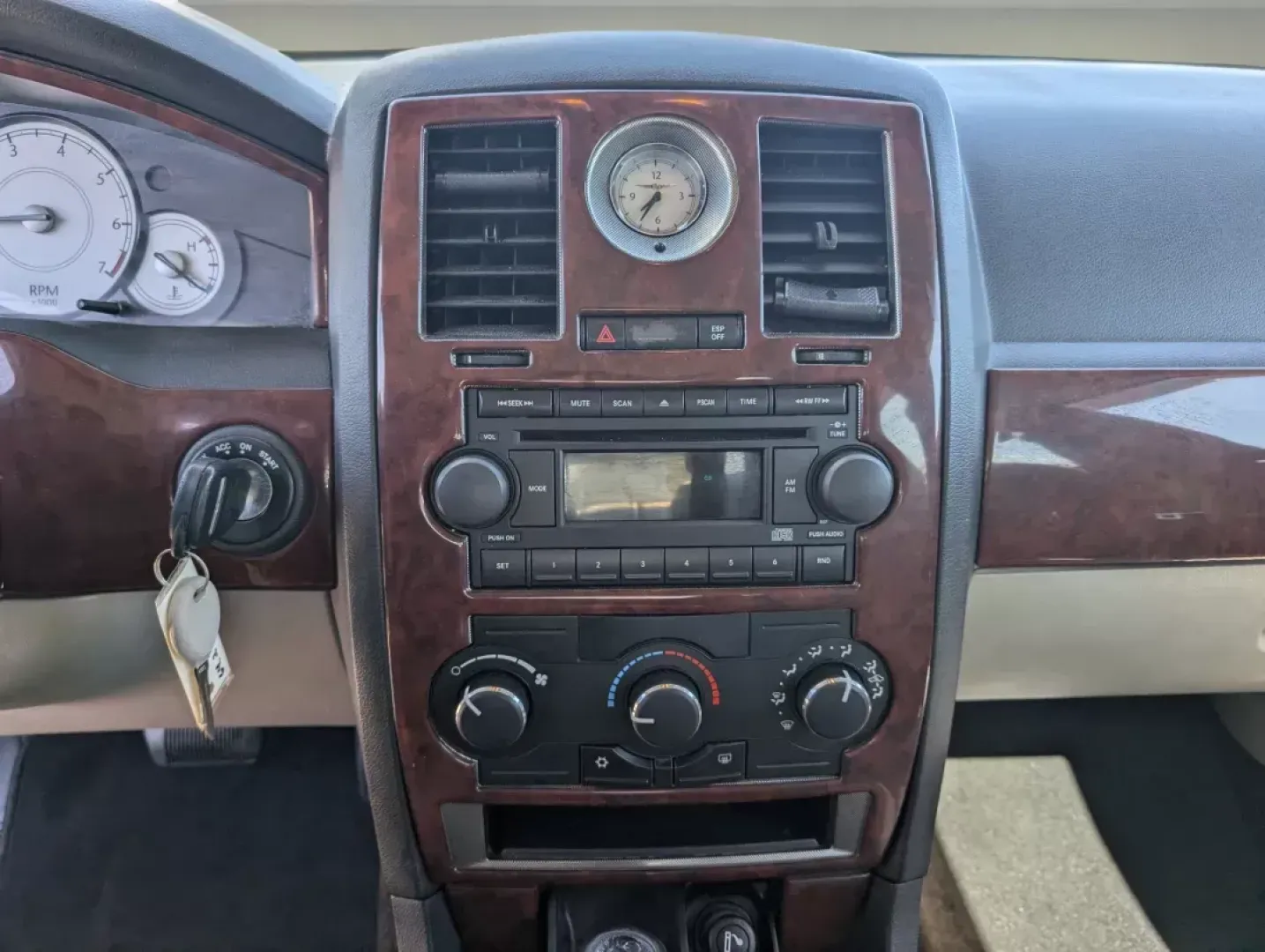 2006 Chrysler 300 Touring (2C3KA53G36H) with an Gas V6 3.5L/214 engine, 4-Speed Automatic transmission, located at 804 22nd Ave, Phenix City, AL, 36870, (334) 297-1860, 32.484749, -85.024475 - 2006 Chrysler 300 Touring - Photo#14