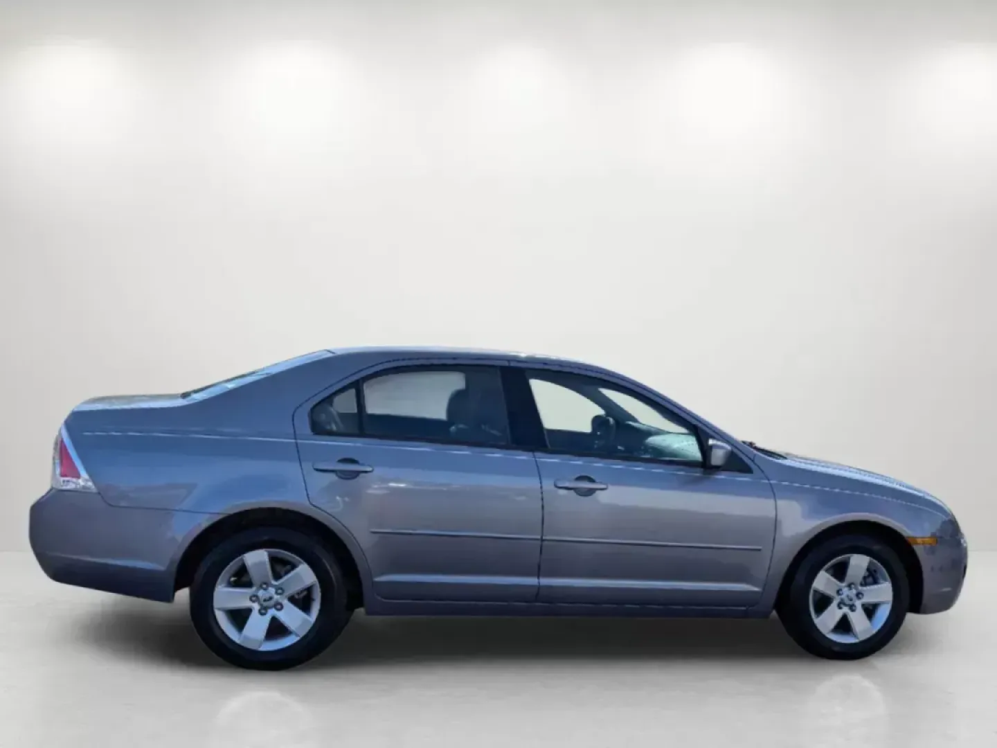 2006 Ford Fusion SE (3FAFP07136R) with an Gas V6 3.0L/182 engine, 6-Speed Automatic transmission, located at 7000 Northlake Connector, Columbus, GA, 31904, (706) 987-8085, 32.524975, -84.978134 - 2006 Ford Fusion SE - Photo#3