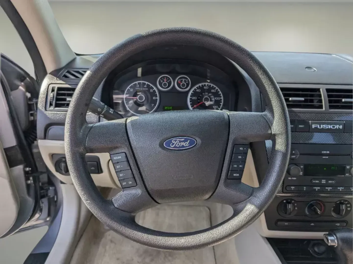 2006 Ford Fusion SE (3FAFP07136R) with an Gas V6 3.0L/182 engine, 6-Speed Automatic transmission, located at 7000 Northlake Connector, Columbus, GA, 31904, (706) 987-8085, 32.524975, -84.978134 - 2006 Ford Fusion SE - Photo#13