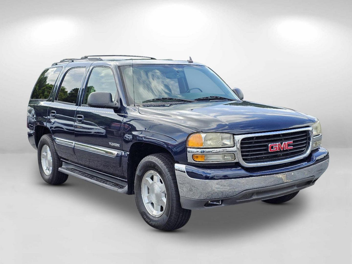 2006 Deep Blue Metallic /Pewter/Dark Pewter GMC Yukon SLT (1GKEC13T76R) with an Gas/Ethanol V8 5.3L/325 engine, 4-Speed Automatic w/OD transmission, located at 804 22nd Ave, Phenix City, AL, 36870, (334) 297-1860, 32.484749, -85.024475 - 2006 GMC Yukon SLT - Photo#5