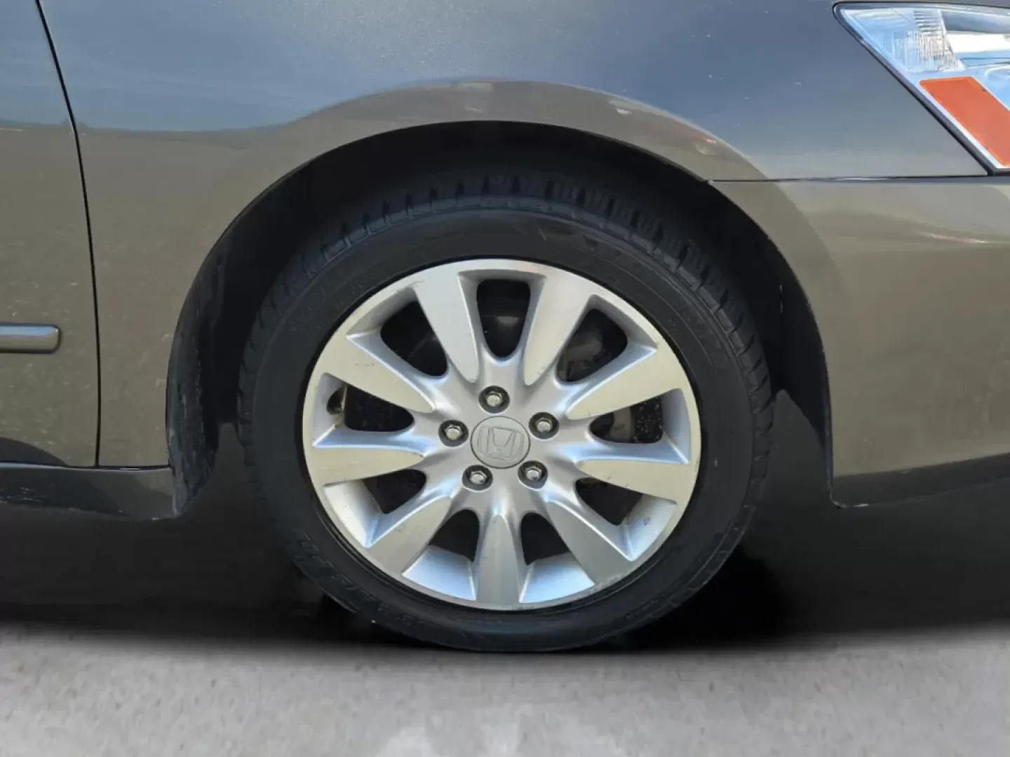 2006 Honda Accord Sdn EX-L V6 (1HGCM66556A) with an Other engine, located at 7000 Northlake Connector, Columbus, GA, 31904, (706) 987-8085, 32.524975, -84.978134 - Discover the perfect blend of reliability and comfort with the 2006 Honda Accord EX-L V6, a vehicle designed for those who appreciate quality and versatility. Whether you're a growing family, a daily commuter, or someone looking to embark on weekend adventures, this sedan is equipped to enhance your - Photo#2