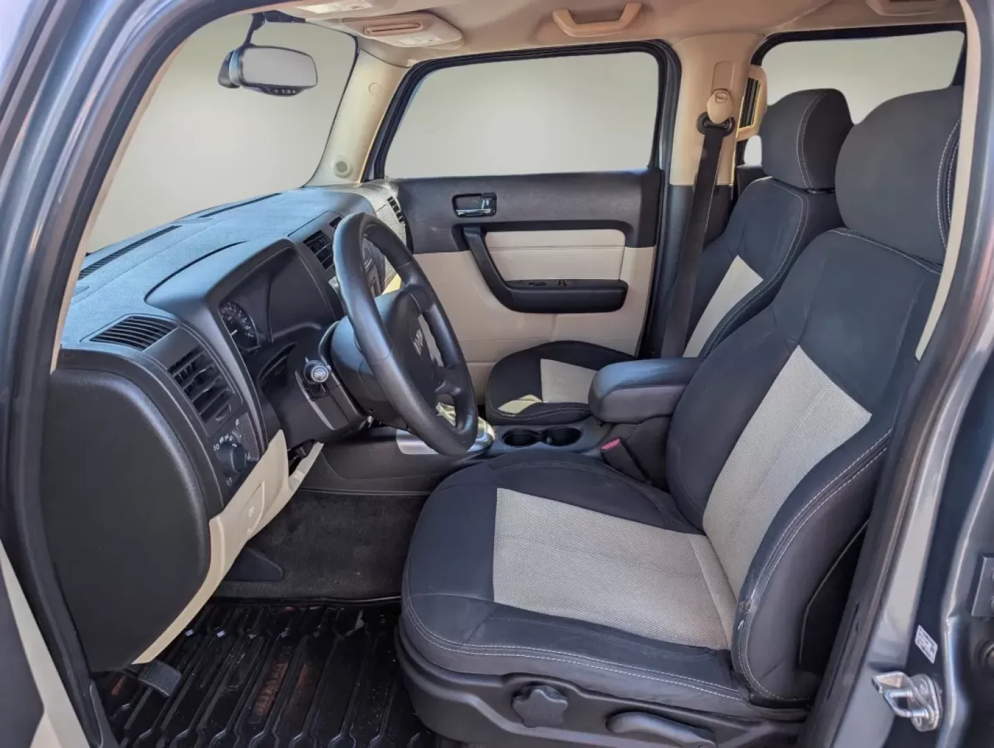 2006 /Light Cashmere Hummer H3 (5GTDN136668) with an Other engine, located at 3959 U.S. 80 W, Phenix City, AL, 36870, (334) 297-4885, 32.469296, -85.135185 - Discover adventure and versatility with this impressive 2006 Hummer H3, ideal for those who crave the great outdoors or need a reliable vehicle for family outings. Whether you're tackling rugged trails or cruising through Phenix City, AL, this capable SUV is perfect for weekend warriors and daily co - Photo#9