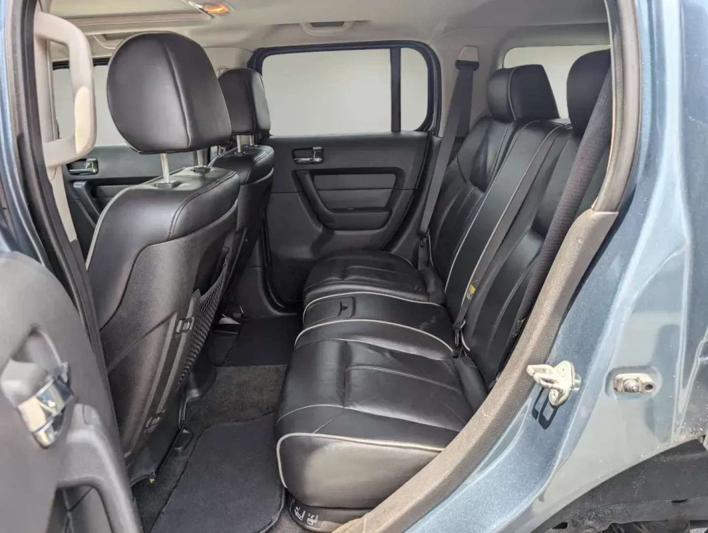 2006 /Ebony Hummer H3 (5GTDN136768) with an Other engine, located at 804 22nd Ave, Phenix City, AL, 36870, (334) 297-1860, 32.484749, -85.024475 - **Conquer the Open Road with the 2006 Hummer H3 Your Adventure Awaits!**<br /> <br /> Are you ready to take on your next adventure? Whether you're exploring off the beaten path or cruising around Phenix City, AL, the 2006 Hummer H3 is the ideal SUV for those who crave excitement! With its robust 4W - Photo#10