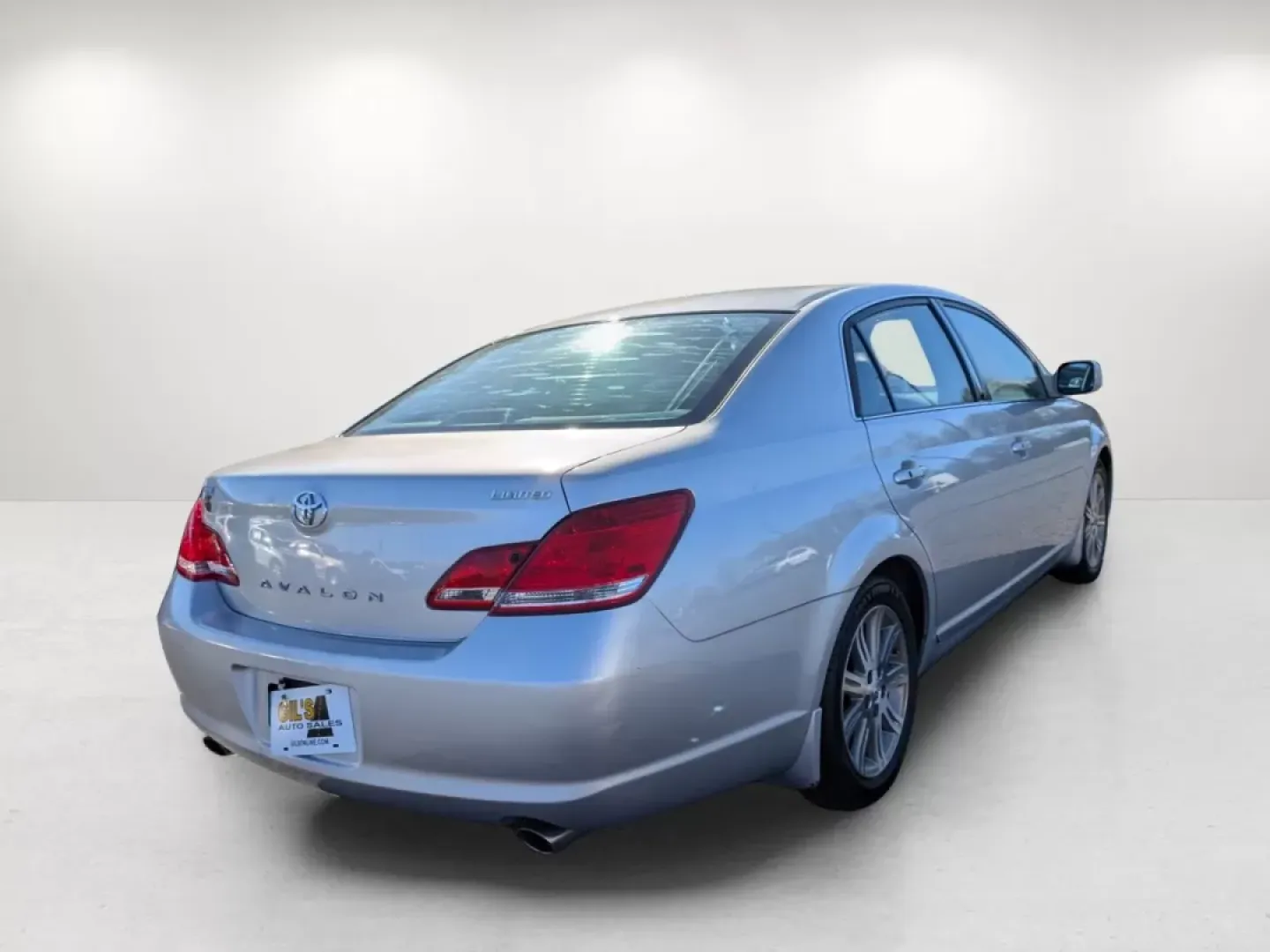 2006 Toyota Avalon Limited (4T1BK36B36U) with an Other engine, located at 804 22nd Ave, Phenix City, AL, 36870, (334) 297-1860, 32.484749, -85.024475 - **Experience Comfort and Reliability with This 2006 Toyota Avalon Limited at Gils Auto in Phenix City!**<br /> <br /> If you're looking for a car that balances comfort, style, and performance, the 2006 Toyota Avalon Limited is the perfect choice for your daily commute, family outings, or weekend adv - Photo#4