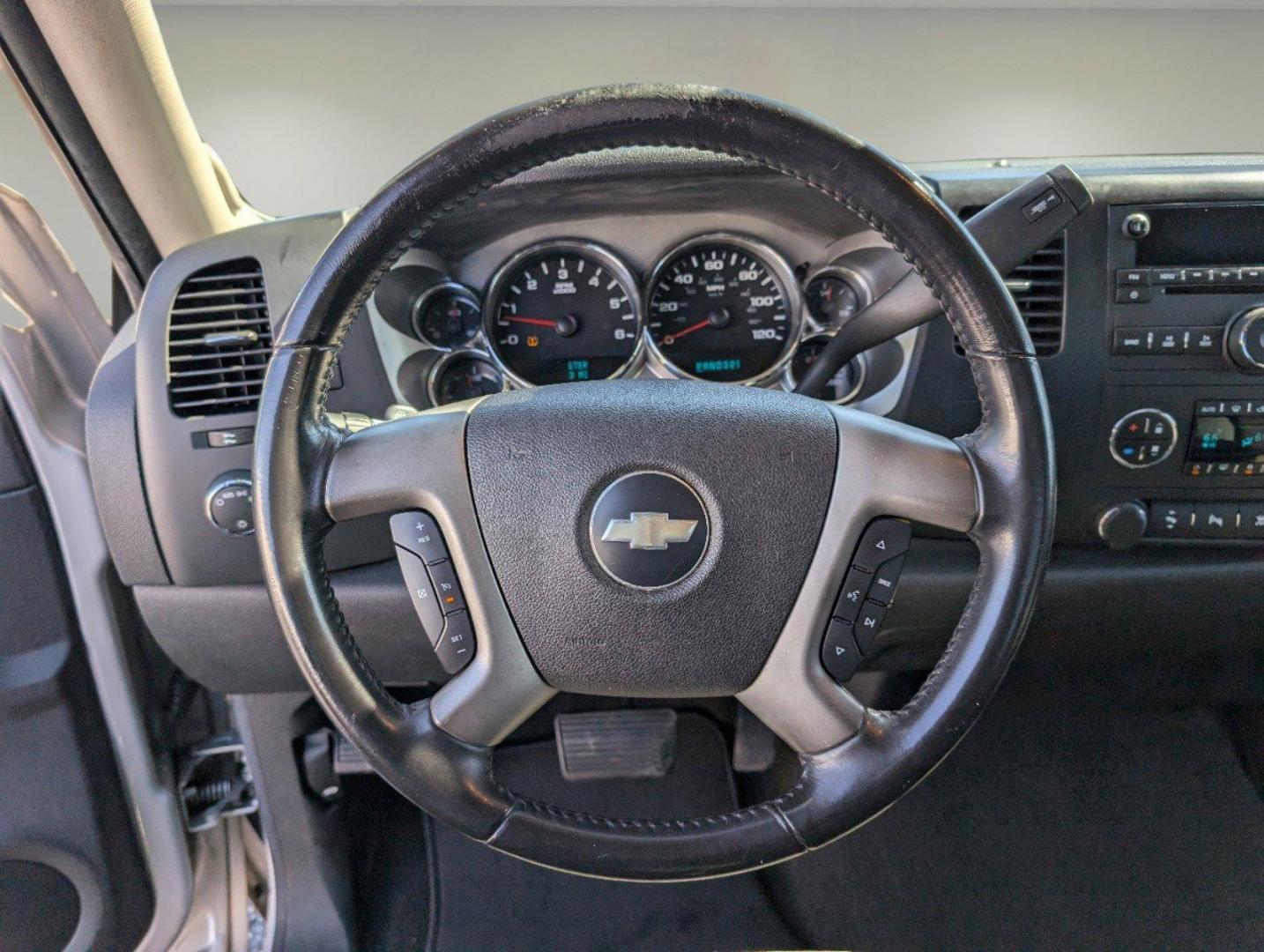 2007 /Ebony Chevrolet Silverado 1500 LT w/1LT (2GCEK13M371) with an Gas V8 5.3L/323 engine, 4-Speed Automatic w/OD transmission, located at 3959 U.S. 80 W, Phenix City, AL, 36870, (334) 297-4885, 32.469296, -85.135185 - 2007 Chevrolet Silverado 1500 LT w/1LT - Photo#15