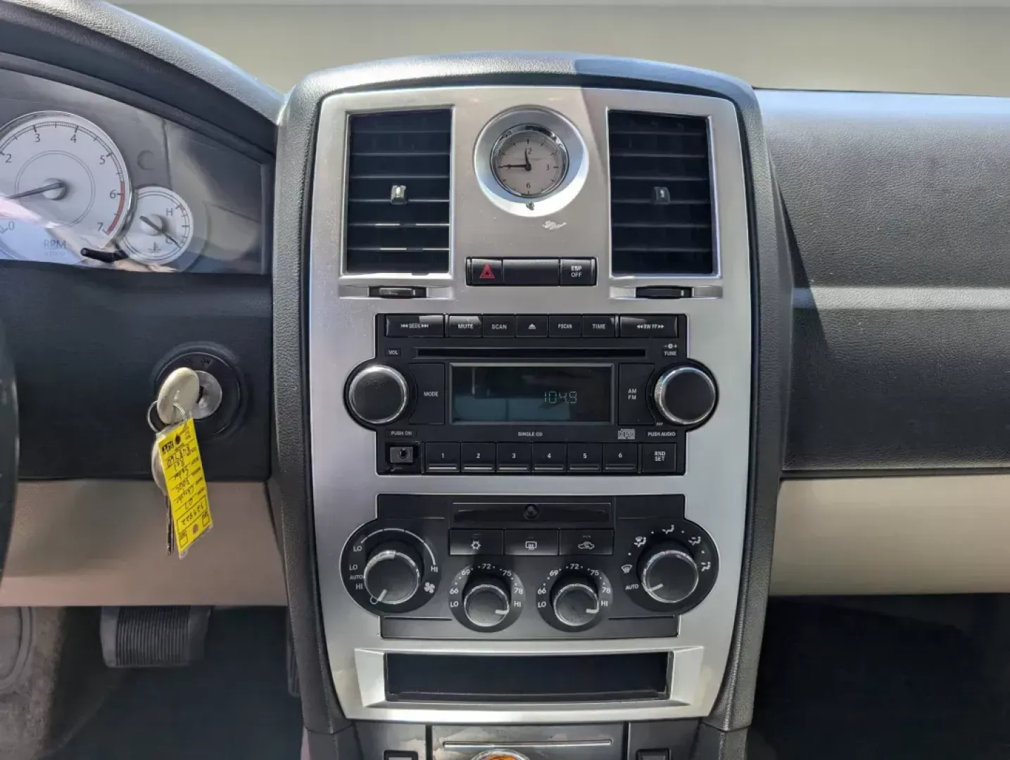 2007 Chrysler 300 (2C3KA63H47H) with an Gas V8 5.7L/345 engine, 5-Speed Automatic transmission, located at 5115 14th Ave., Columbus, GA, 31904, (706) 323-0345, 32.511494, -84.971046 - 2007 Chrysler 300 - Photo#13