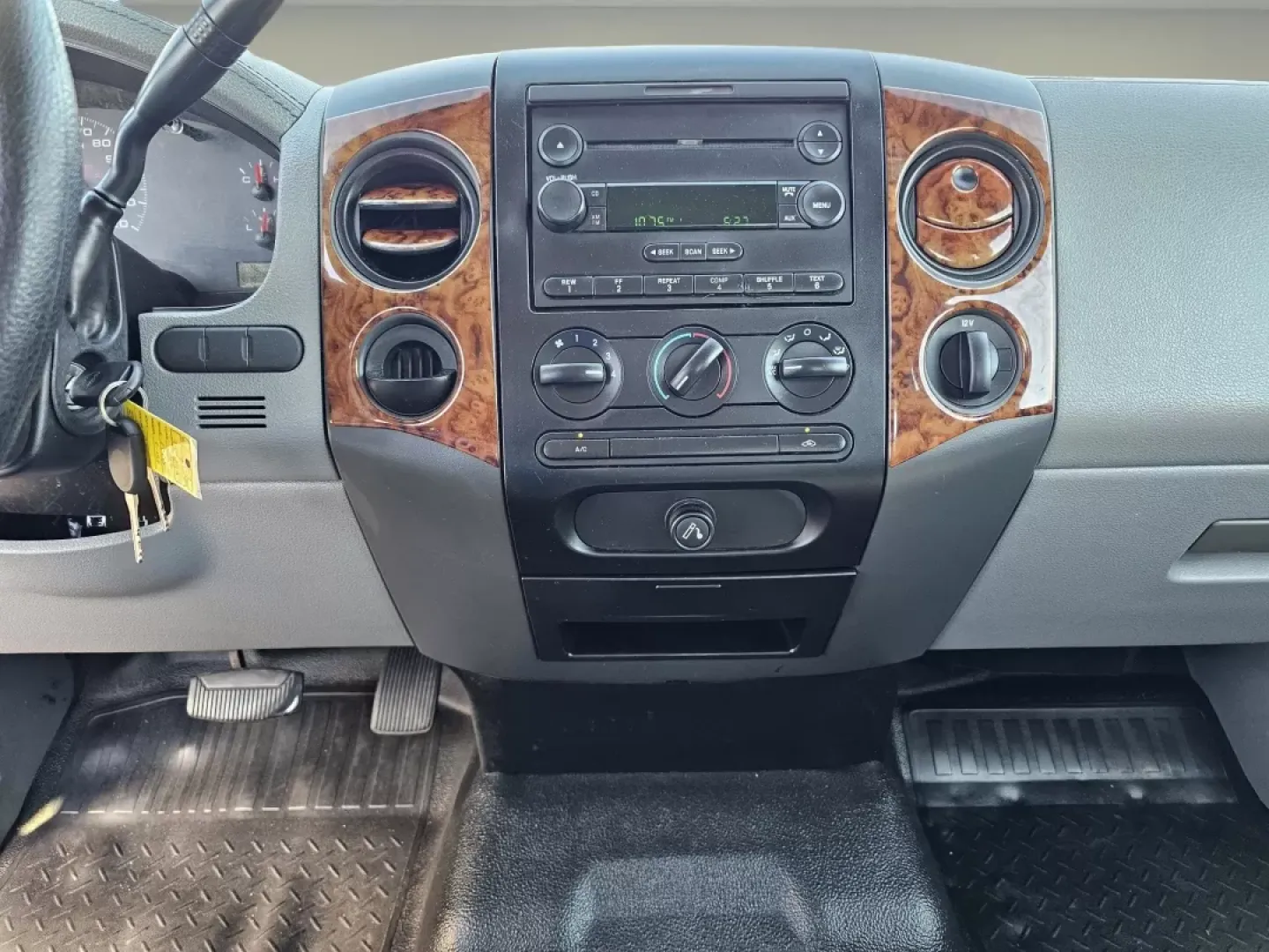 2007 Ford F-150 (1FTRX12W67F) with an Other engine, located at 521 Old Farm Lane Rd, Prattville, AL, 36066, (334) 325-1505, 32.482460, -86.416367 - **Experience the Thrill of Adventure with a 2007 Ford F-150 at Gils Auto - Prattville!**<br /> <br /> Are you ready to embrace the open road and elevate your lifestyle? Whether you're taking the family on a weekend getaway, tackling a home improvement project, or navigating your daily commute, this - Photo#12