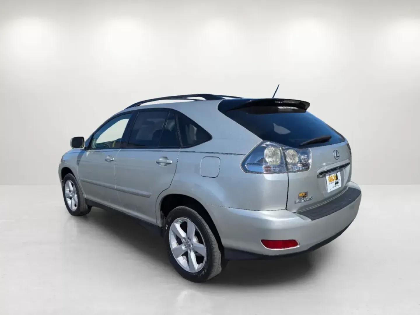 2007 Lexus RX 350 (2T2HK31U07C) with an Other engine, located at 7000 Northlake Connector, Columbus, GA, 31904, (706) 987-8085, 32.524975, -84.978134 - **Discover the Perfect Blend of Luxury and Reliability with Our 2007 Lexus RX 350 Your Next Adventure Awaits!**<br /> <br /> Are you seeking a stylish, reliable SUV that fits seamlessly into your active lifestyle? Look no further than this stunning **2007 Lexus RX 350**, located at **Gils Auto** in - Photo#7