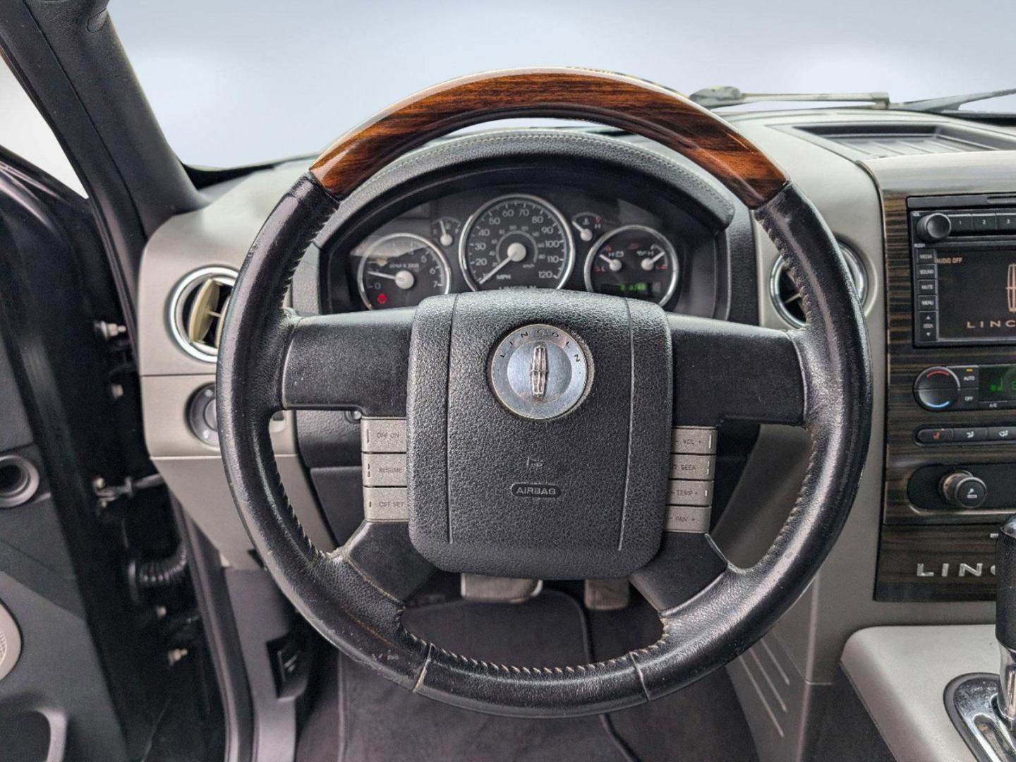 2007 Lincoln Mark LT (5LTPW18547F) with an Gas V8 5.4L/330 engine, 4-Speed Automatic w/OD transmission, located at 804 22nd Ave, Phenix City, AL, 36870, (334) 297-1860, 32.484749, -85.024475 - 2007 Lincoln Mark LT - Photo#14