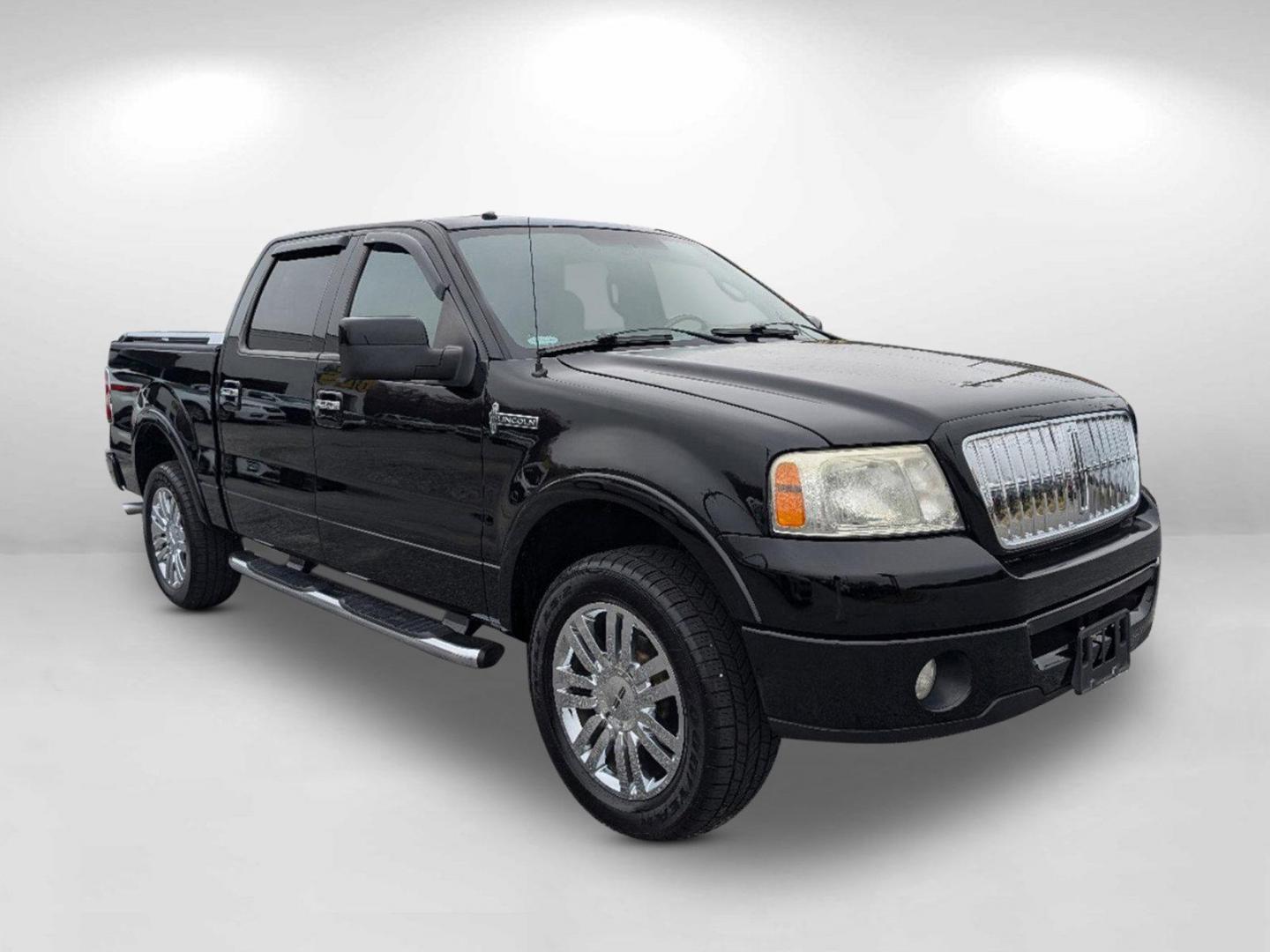 2007 Lincoln Mark LT (5LTPW18547F) with an Gas V8 5.4L/330 engine, 4-Speed Automatic w/OD transmission, located at 804 22nd Ave, Phenix City, AL, 36870, (334) 297-1860, 32.484749, -85.024475 - 2007 Lincoln Mark LT - Photo#2