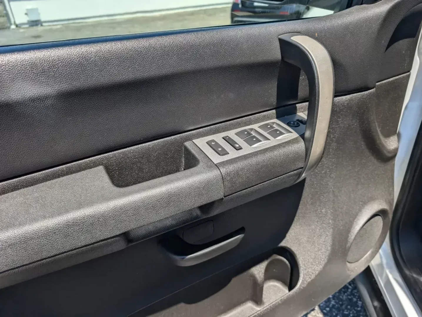 2008 /Ebony Chevrolet Silverado 1500 LT w/1LT (3GCEK13J58G) with an Other engine, located at 7000 Northlake Connector, Columbus, GA, 31904, (706) 987-8085, 32.524975, -84.978134 - **Adventure Awaits with the 2008 Chevrolet Silverado 1500 LT at Gils Auto - Columbus #2!**<br /> <br /> If you're seeking a reliable companion for family outings, weekend adventures, or even your daily commutes, look no further than this stunning 2008 Chevrolet Silverado 1500 LT, now available at Gi - Photo#8