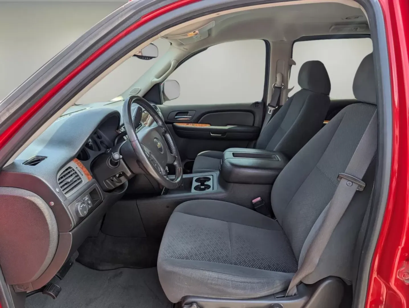 2008 /Ebony Chevrolet Tahoe LT w/1LT (1GNFC13J28R) with an Other engine, located at 5115 14th Ave., Columbus, GA, 31904, (706) 323-0345, 32.511494, -84.971046 - **Explore Your Next Adventure with the 2008 Chevrolet Tahoe LT at Gils Auto!**<br /> <br /> Are you ready to elevate your family outings, weekend getaways, or daily commutes? The 2008 Chevrolet Tahoe LT is not just a vehicle; it's a lifestyle companion designed for those who crave adventure and comf - Photo#9