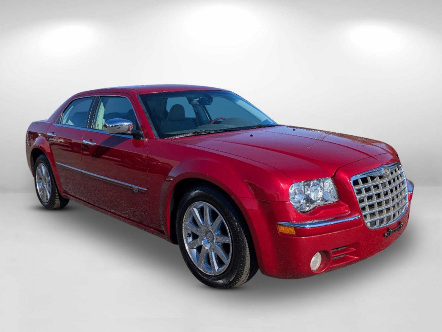 2008 /Dk Khaki/Lt Gray Chrysler 300 C Hemi (2C3KA63H98H) with an Gas V8 5.7L/345 engine, 5-Speed Automatic transmission, located at 1430 Gateway Drive, Opelika, AL, 36801, (334) 239-0944, 32.637871, -85.409790 - 2008 Chrysler 300 C Hemi - Photo#4