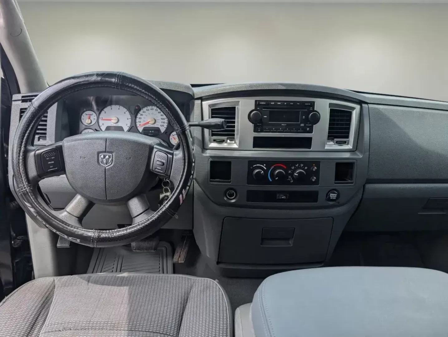 2008 /Medium Slate Gray Dodge Ram 1500 SLT (1D7HA18N38S) with an Gas V8 4.7L/287 engine, 5-Speed Automatic w/OD transmission, located at 5115 14th Ave., Columbus, GA, 31904, (706) 323-0345, 32.511494, -84.971046 - 2008 Dodge Ram 1500 SLT - Photo#13