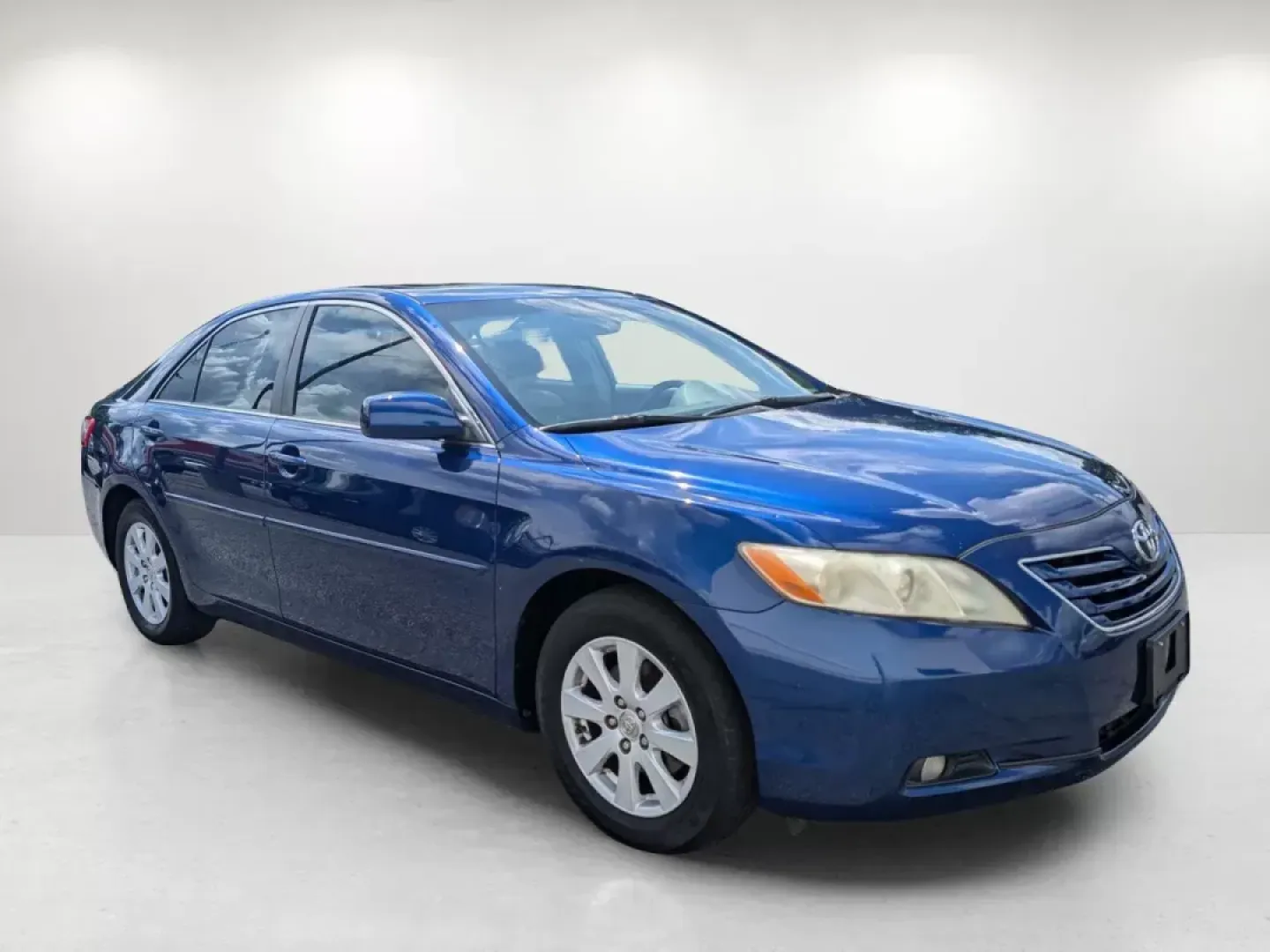 2008 Toyota Camry XLE (4T1BE46K28U) with an Gas I4 2.4L/144 engine, 5-Speed Automatic w/OD transmission, located at 804 22nd Ave, Phenix City, AL, 36870, (334) 297-1860, 32.484749, -85.024475 - **Drive into Adventure with the 2008 Toyota Camry XLE Perfect for Your Next Journey!**<br /> <br /> Are you searching for a reliable vehicle that effortlessly balances style, comfort, and performance? Look no further than the stunning **2008 Toyota Camry XLE**, available now at **Gils Auto - Phenix - Photo#2