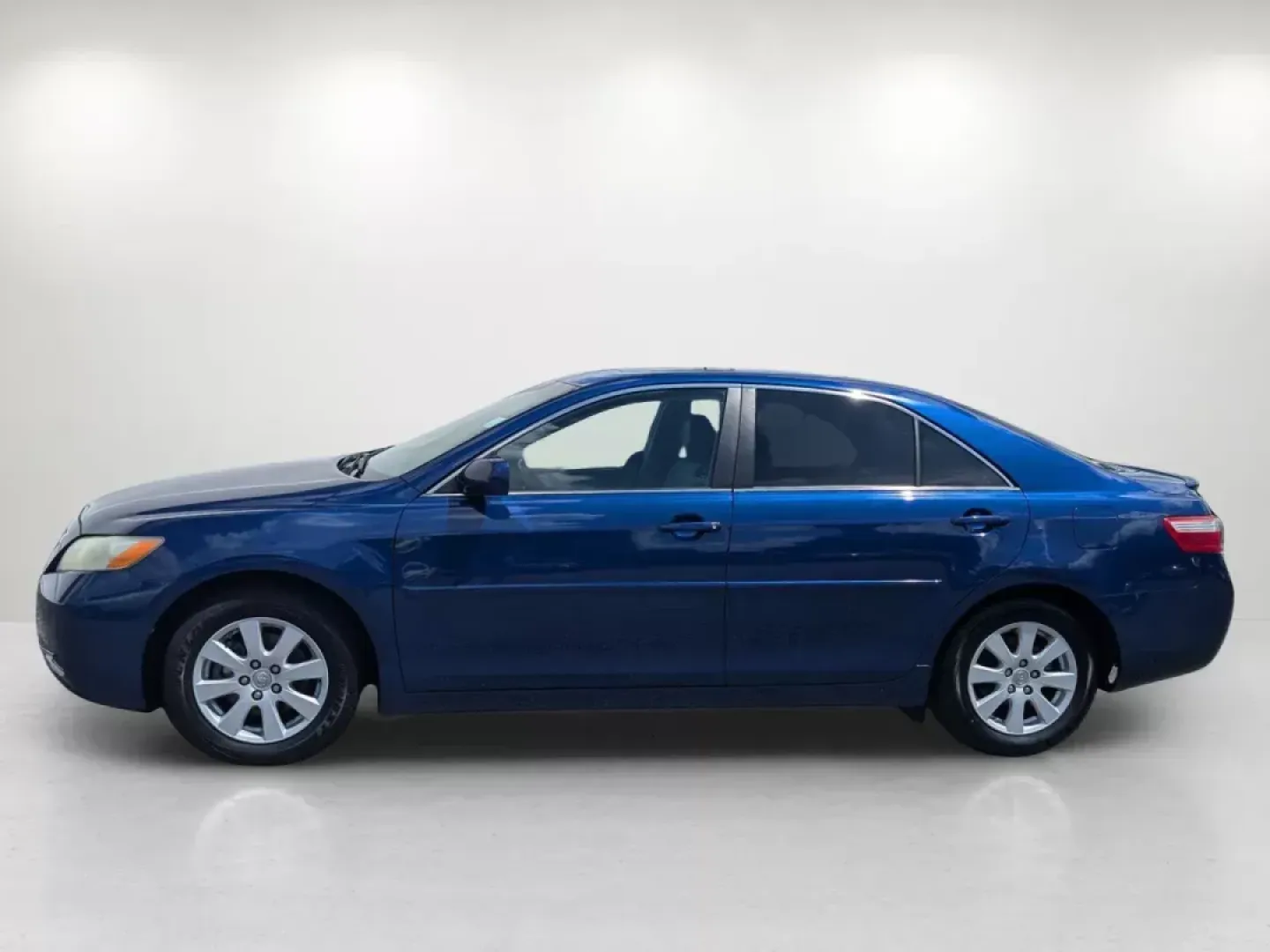 2008 Toyota Camry XLE (4T1BE46K28U) with an Gas I4 2.4L/144 engine, 5-Speed Automatic w/OD transmission, located at 804 22nd Ave, Phenix City, AL, 36870, (334) 297-1860, 32.484749, -85.024475 - **Drive into Adventure with the 2008 Toyota Camry XLE Perfect for Your Next Journey!**<br /> <br /> Are you searching for a reliable vehicle that effortlessly balances style, comfort, and performance? Look no further than the stunning **2008 Toyota Camry XLE**, available now at **Gils Auto - Phenix - Photo#7
