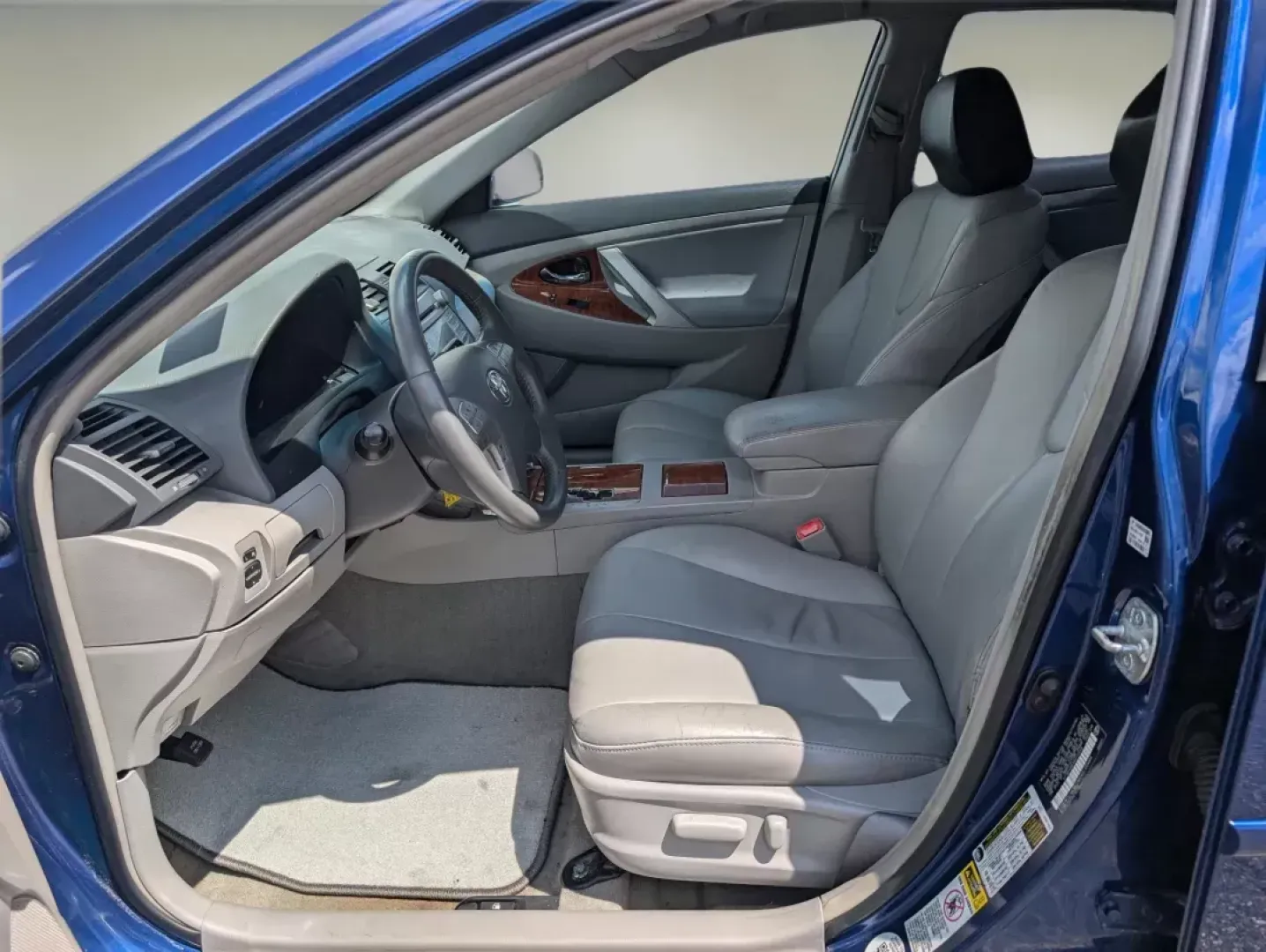 2008 Toyota Camry XLE (4T1BE46K28U) with an Gas I4 2.4L/144 engine, 5-Speed Automatic w/OD transmission, located at 804 22nd Ave, Phenix City, AL, 36870, (334) 297-1860, 32.484749, -85.024475 - **Drive into Adventure with the 2008 Toyota Camry XLE Perfect for Your Next Journey!**<br /> <br /> Are you searching for a reliable vehicle that effortlessly balances style, comfort, and performance? Look no further than the stunning **2008 Toyota Camry XLE**, available now at **Gils Auto - Phenix - Photo#9