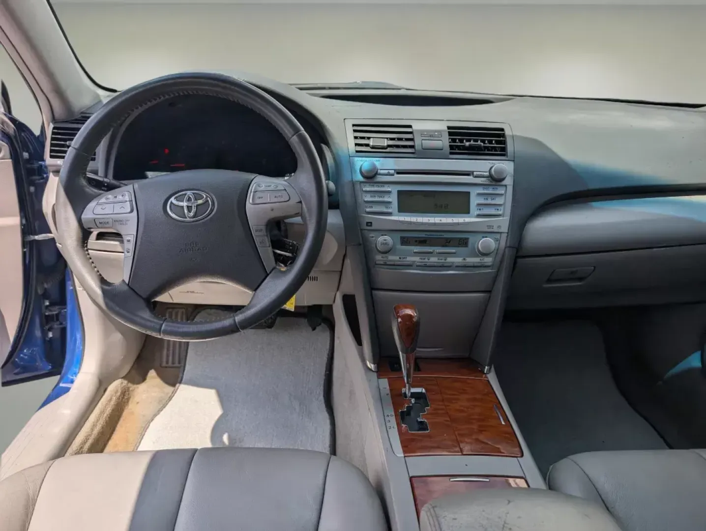 2008 Toyota Camry XLE (4T1BE46K28U) with an Gas I4 2.4L/144 engine, 5-Speed Automatic w/OD transmission, located at 804 22nd Ave, Phenix City, AL, 36870, (334) 297-1860, 32.484749, -85.024475 - **Drive into Adventure with the 2008 Toyota Camry XLE Perfect for Your Next Journey!**<br /> <br /> Are you searching for a reliable vehicle that effortlessly balances style, comfort, and performance? Look no further than the stunning **2008 Toyota Camry XLE**, available now at **Gils Auto - Phenix - Photo#11