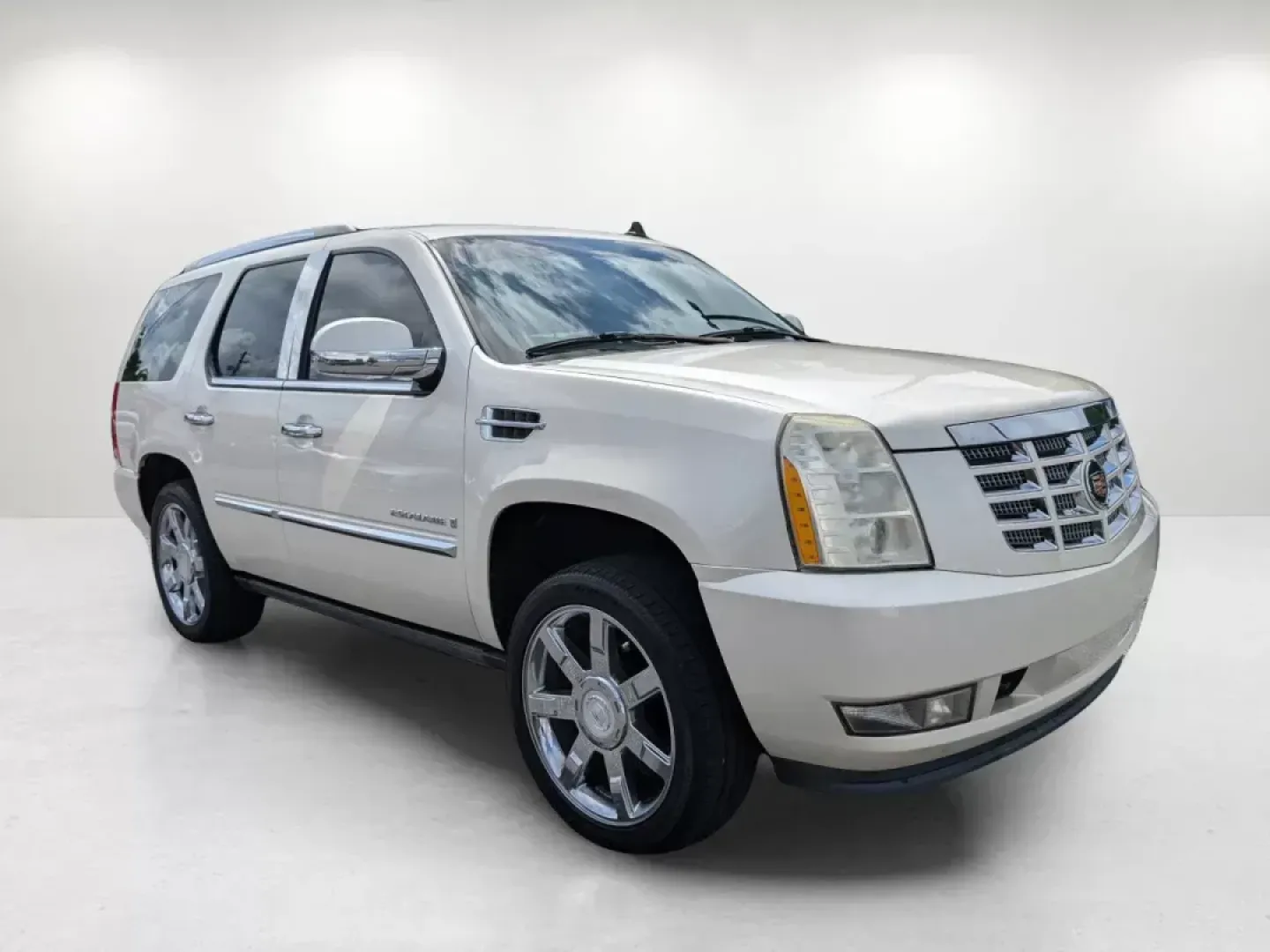 2009 /Cashmere/Cocoa Cadillac Escalade (1GYFC53229R) with an Gas V8 6.2L/376 engine, 6-Speed HD Automatic w/OD transmission, located at 3959 U.S. 80 W, Phenix City, AL, 36870, (334) 297-4885, 32.469296, -85.135185 - **Elevate Your Lifestyle with the 2009 Cadillac Escalade at Gils Auto Phenix City, AL!**<br /> <br /> Searching for an SUV that combines luxury with practicality? Look no further than this stunning 2009 Cadillac Escalade, available now at Gils Auto in Phenix City, AL! Perfect for family adventures, - Photo#3
