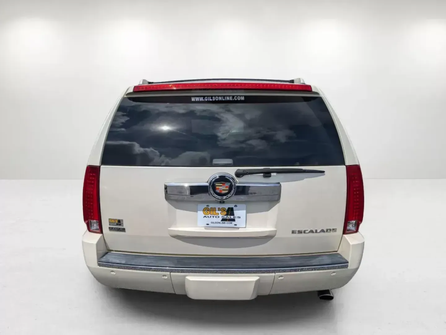 2009 /Cashmere/Cocoa Cadillac Escalade (1GYFC53229R) with an Gas V8 6.2L/376 engine, 6-Speed HD Automatic w/OD transmission, located at 3959 U.S. 80 W, Phenix City, AL, 36870, (334) 297-4885, 32.469296, -85.135185 - **Elevate Your Lifestyle with the 2009 Cadillac Escalade at Gils Auto Phenix City, AL!**<br /> <br /> Searching for an SUV that combines luxury with practicality? Look no further than this stunning 2009 Cadillac Escalade, available now at Gils Auto in Phenix City, AL! Perfect for family adventures, - Photo#6