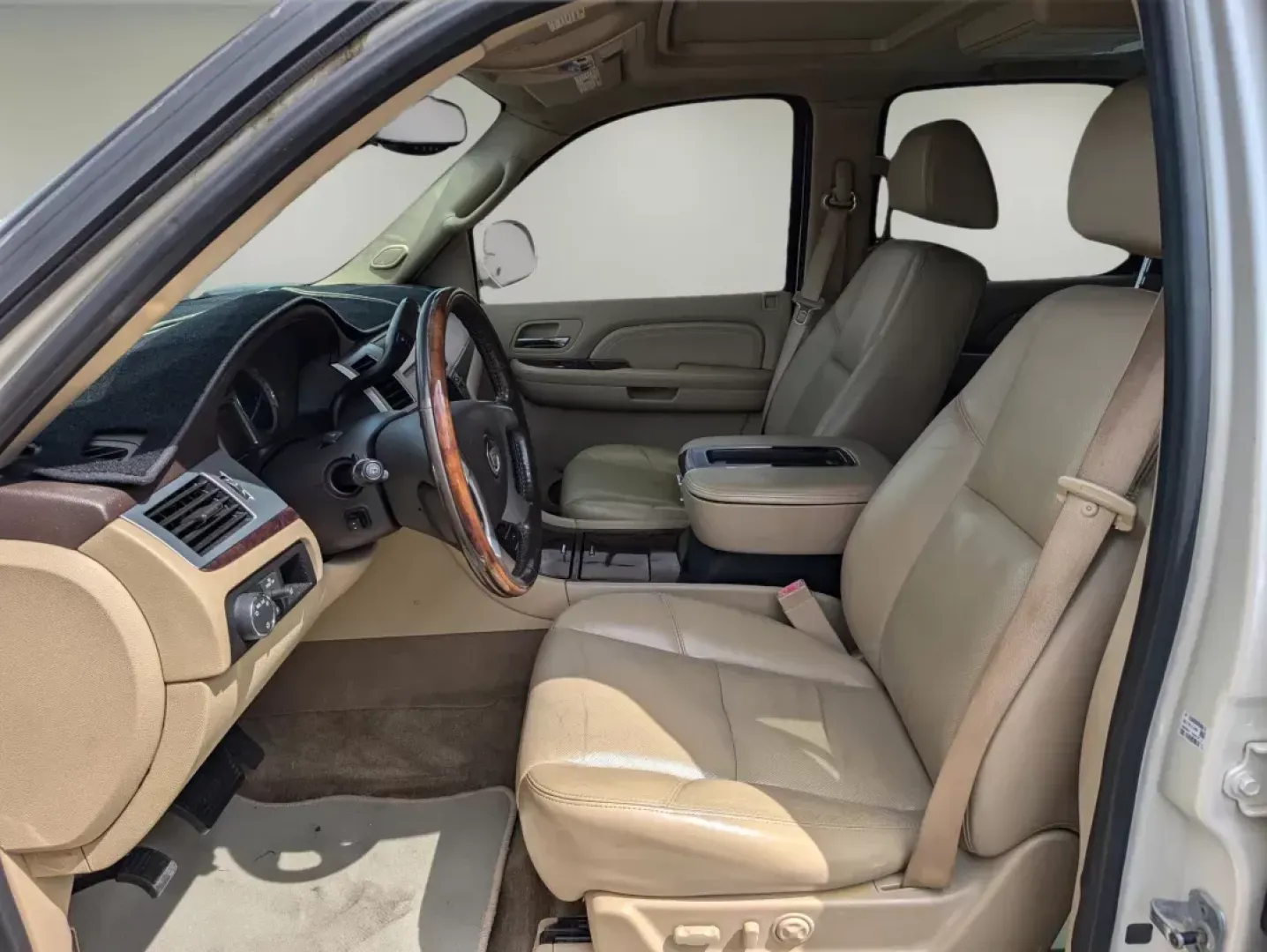 2009 /Cashmere/Cocoa Cadillac Escalade (1GYFC53229R) with an Gas V8 6.2L/376 engine, 6-Speed HD Automatic w/OD transmission, located at 3959 U.S. 80 W, Phenix City, AL, 36870, (334) 297-4885, 32.469296, -85.135185 - **Elevate Your Lifestyle with the 2009 Cadillac Escalade at Gils Auto Phenix City, AL!**<br /> <br /> Searching for an SUV that combines luxury with practicality? Look no further than this stunning 2009 Cadillac Escalade, available now at Gils Auto in Phenix City, AL! Perfect for family adventures, - Photo#10