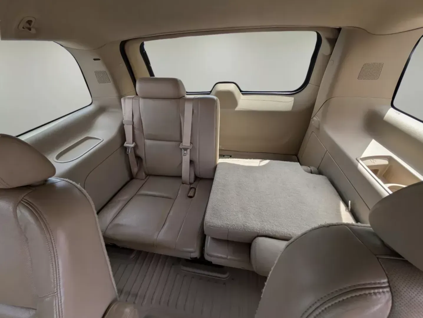 2009 /Cashmere/Cocoa Cadillac Escalade (1GYFC53229R) with an Gas V8 6.2L/376 engine, 6-Speed HD Automatic w/OD transmission, located at 3959 U.S. 80 W, Phenix City, AL, 36870, (334) 297-4885, 32.469296, -85.135185 - **Elevate Your Lifestyle with the 2009 Cadillac Escalade at Gils Auto Phenix City, AL!**<br /> <br /> Searching for an SUV that combines luxury with practicality? Look no further than this stunning 2009 Cadillac Escalade, available now at Gils Auto in Phenix City, AL! Perfect for family adventures, - Photo#12