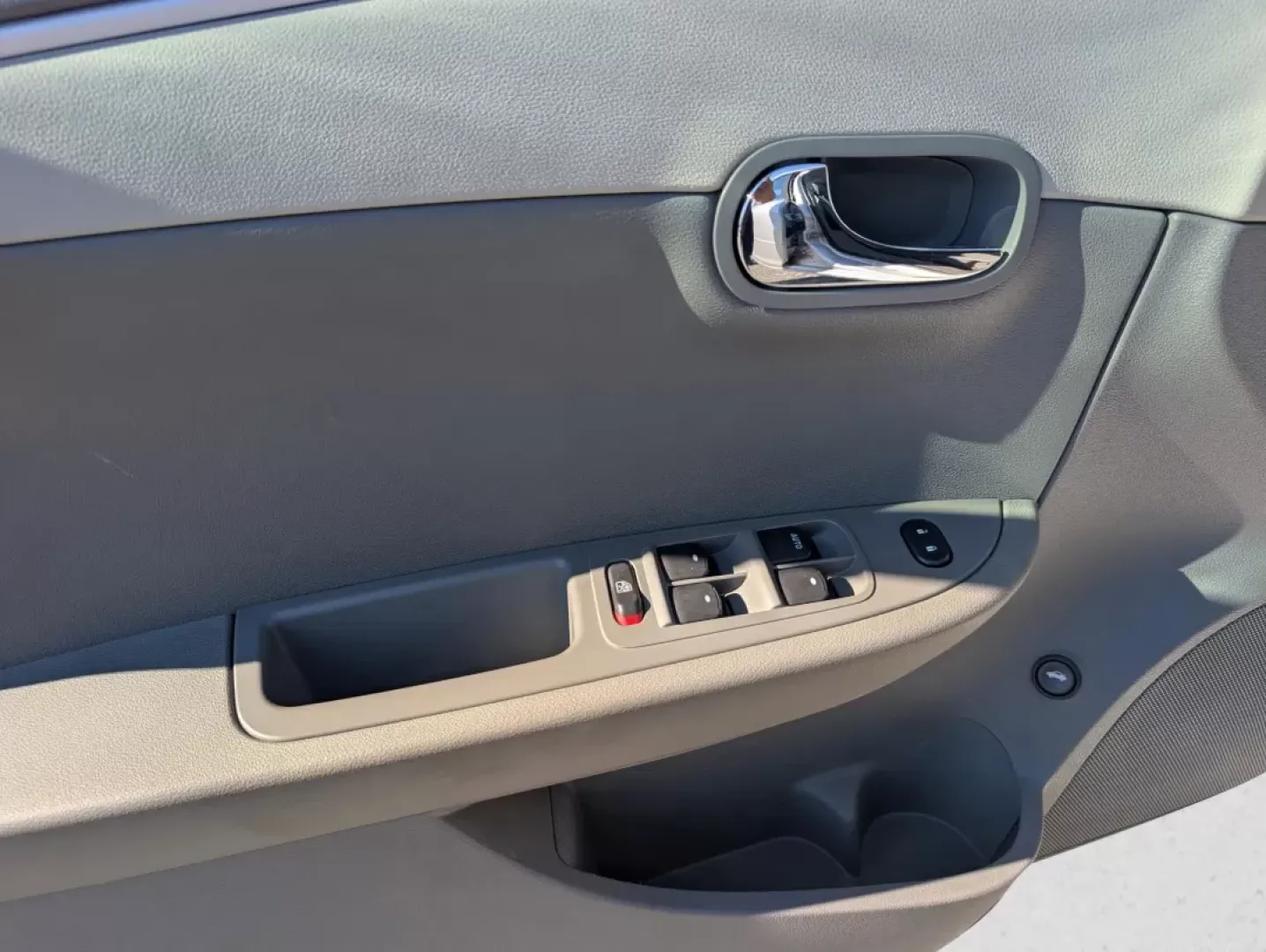 2009 /Titanium Chevrolet Malibu LS w/1LS (1G1ZG57B194) with an Other engine, located at 3959 U.S. 80 W, Phenix City, AL, 36870, (334) 297-4885, 32.469296, -85.135185 - ### 2009 Chevrolet Malibu LS w/1LS A Perfect Family Sedan for Any Journey!<br /> <br /> At Gils Auto in Phenix City, AL, we understand that finding the right vehicle is more than just a purchase; it's about enhancing your lifestyle. Imagine cruising down U.S. 80, the sun shining, and your family co - Photo#9