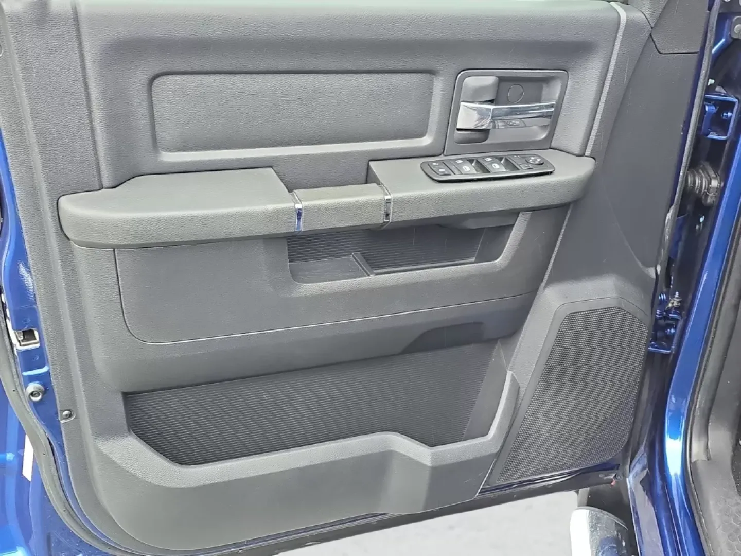 2009 /Dark slate gray Dodge Ram 1500 Sport (1D3HB13T29J) with an Other engine, located at 3959 U.S. 80 W, Phenix City, AL, 36870, (334) 297-4885, 32.469296, -85.135185 - **Unleash Adventure with the 2009 Dodge Ram 1500 at Gils Auto - Your Buy Here Pay Here Dealer in Phenix City, AL!**<br /> <br /> Are you ready to elevate your daily commute or weekend adventures? The 2009 Dodge Ram 1500 Sport is a powerful companion that perfectly balances utility and comfort. Wheth - Photo#10